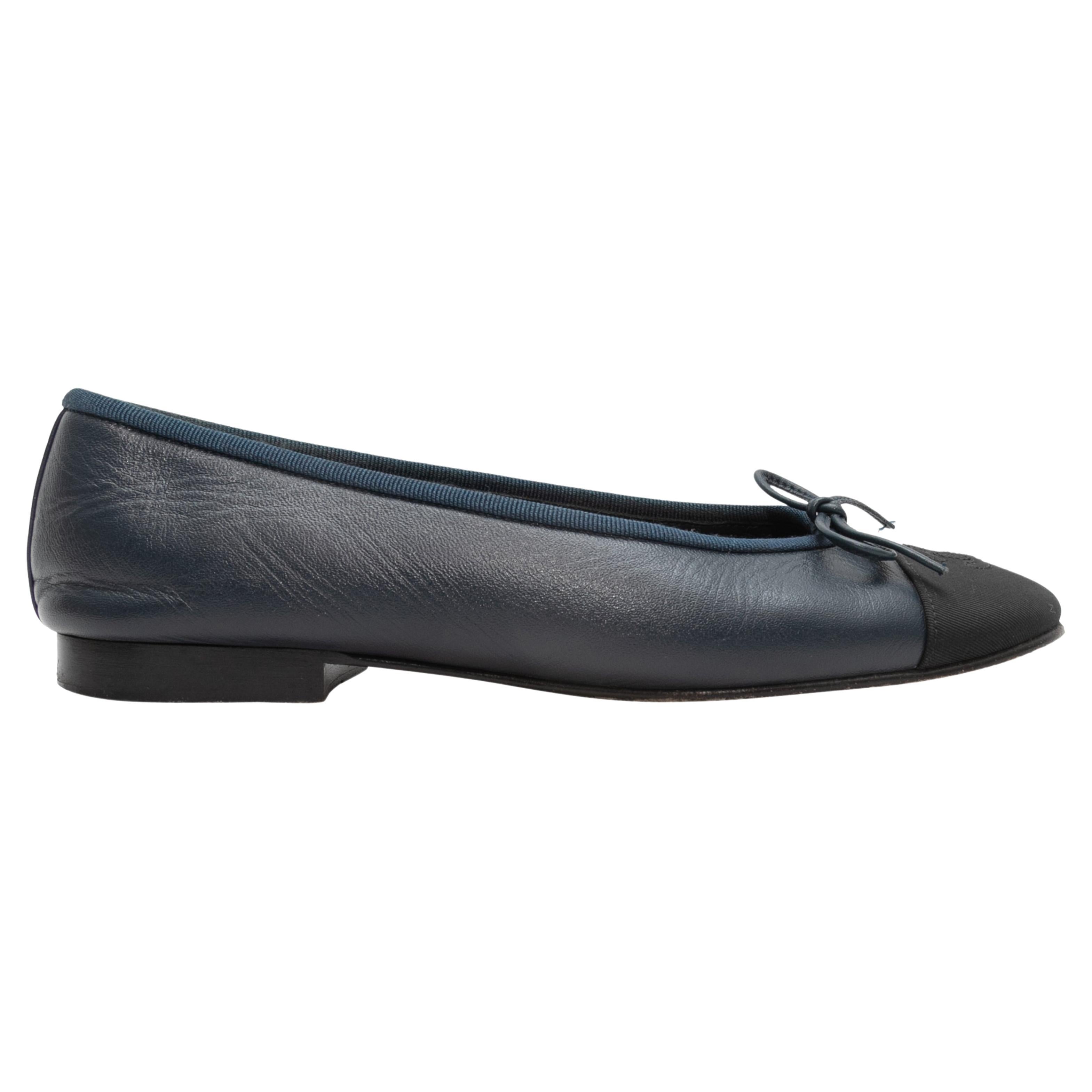 Navy & Black Chanel Cap-Toe Ballet Flats Size 36.5 For Sale