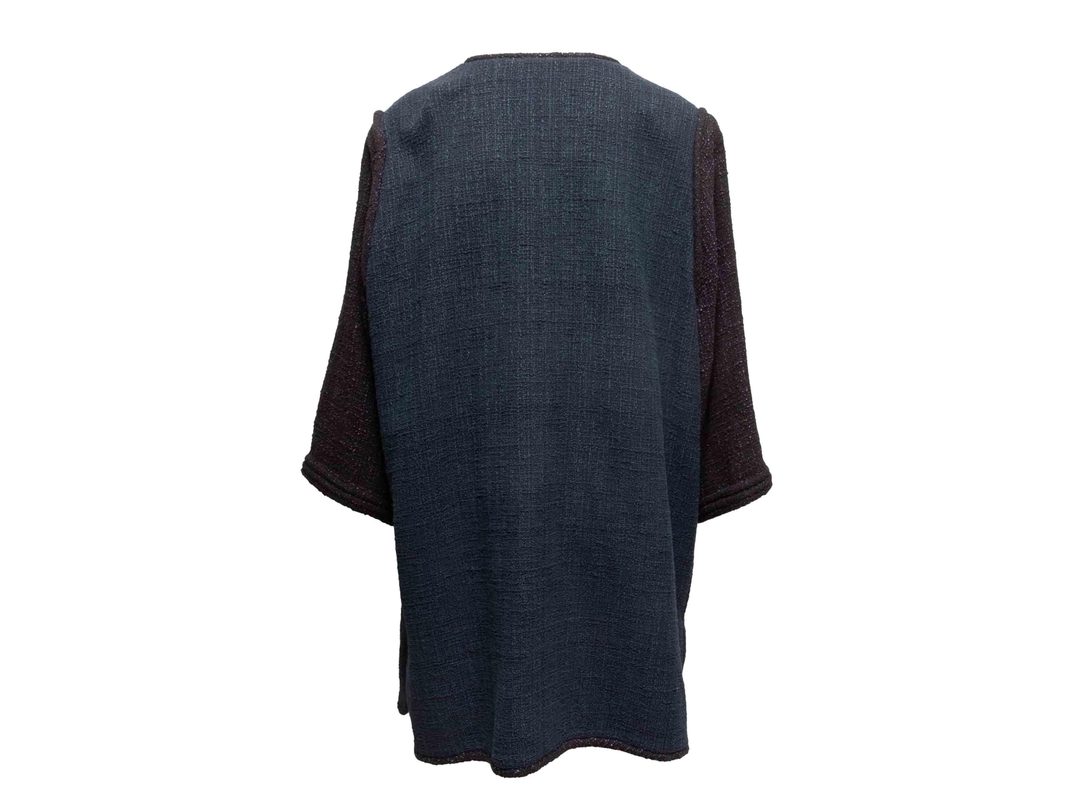 Navy & Black Chanel Cotton Tweed Cargo Coat Size FR 50 In Good Condition For Sale In New York, NY