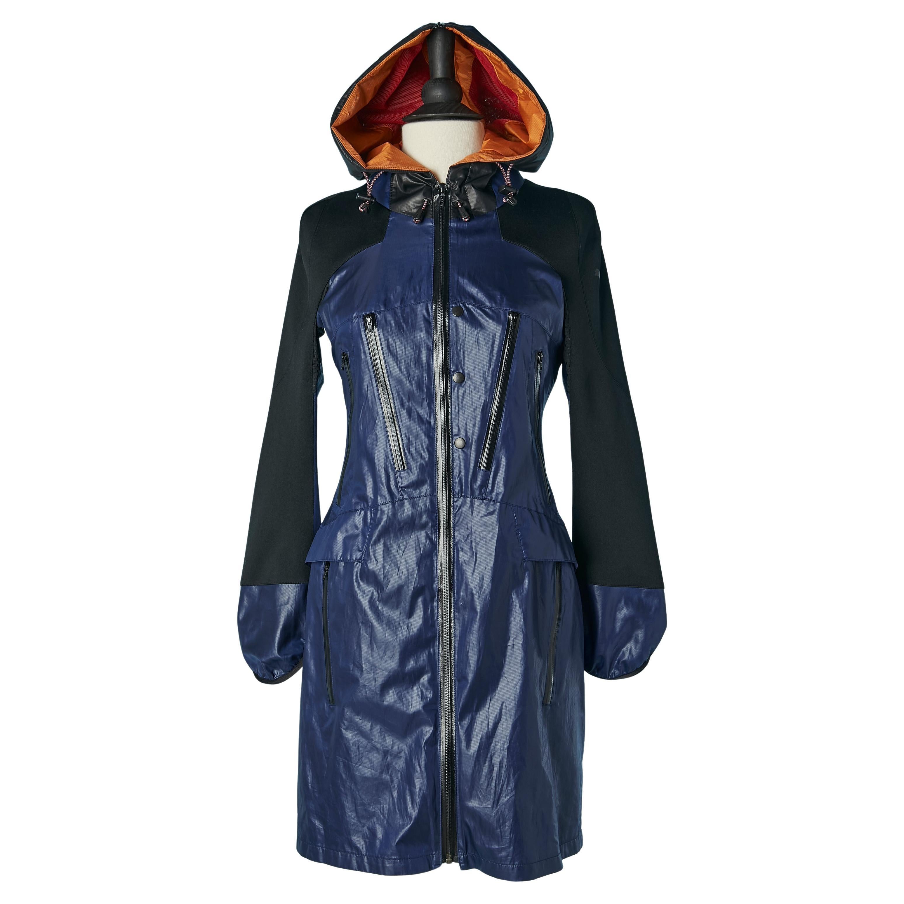 Parka tecnico blu navy e nero con cappuccio Junya Watanabe Comme des Garçons