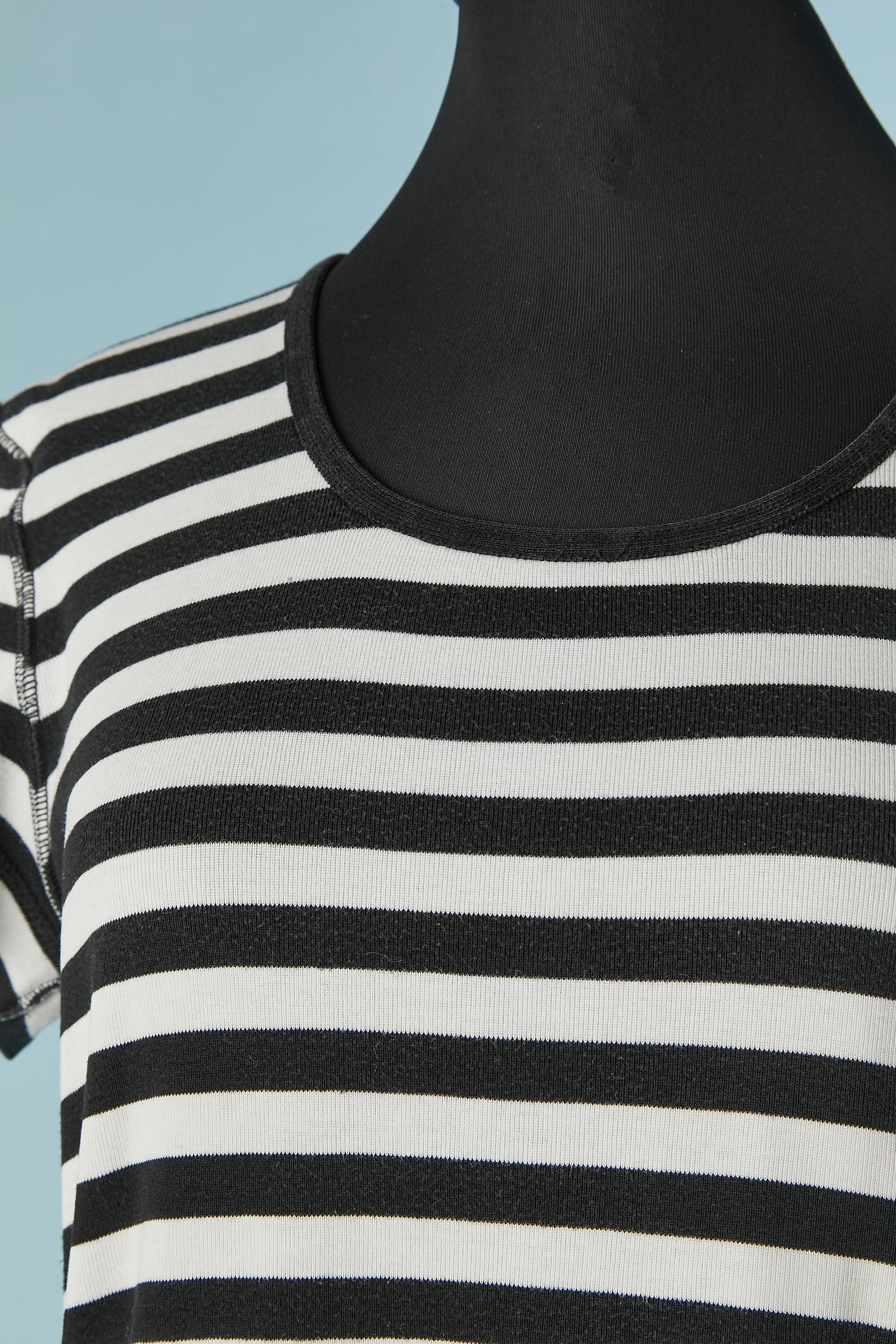 Navy blue and white striped cotton tee-shirt. 
SIZE M 