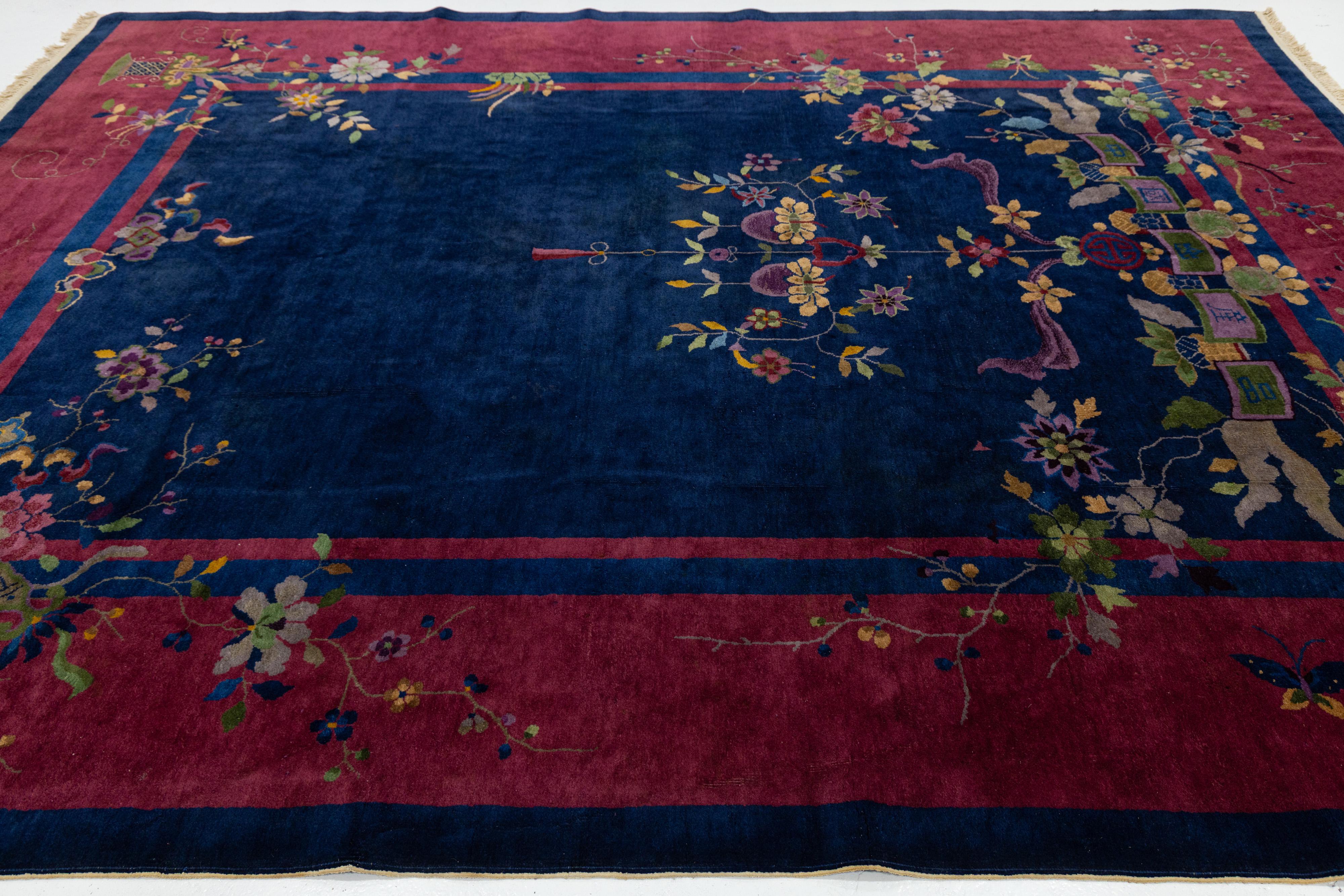 Tappeto in lana cinese Art Deco antico blu navy con un design classico in vendita 2