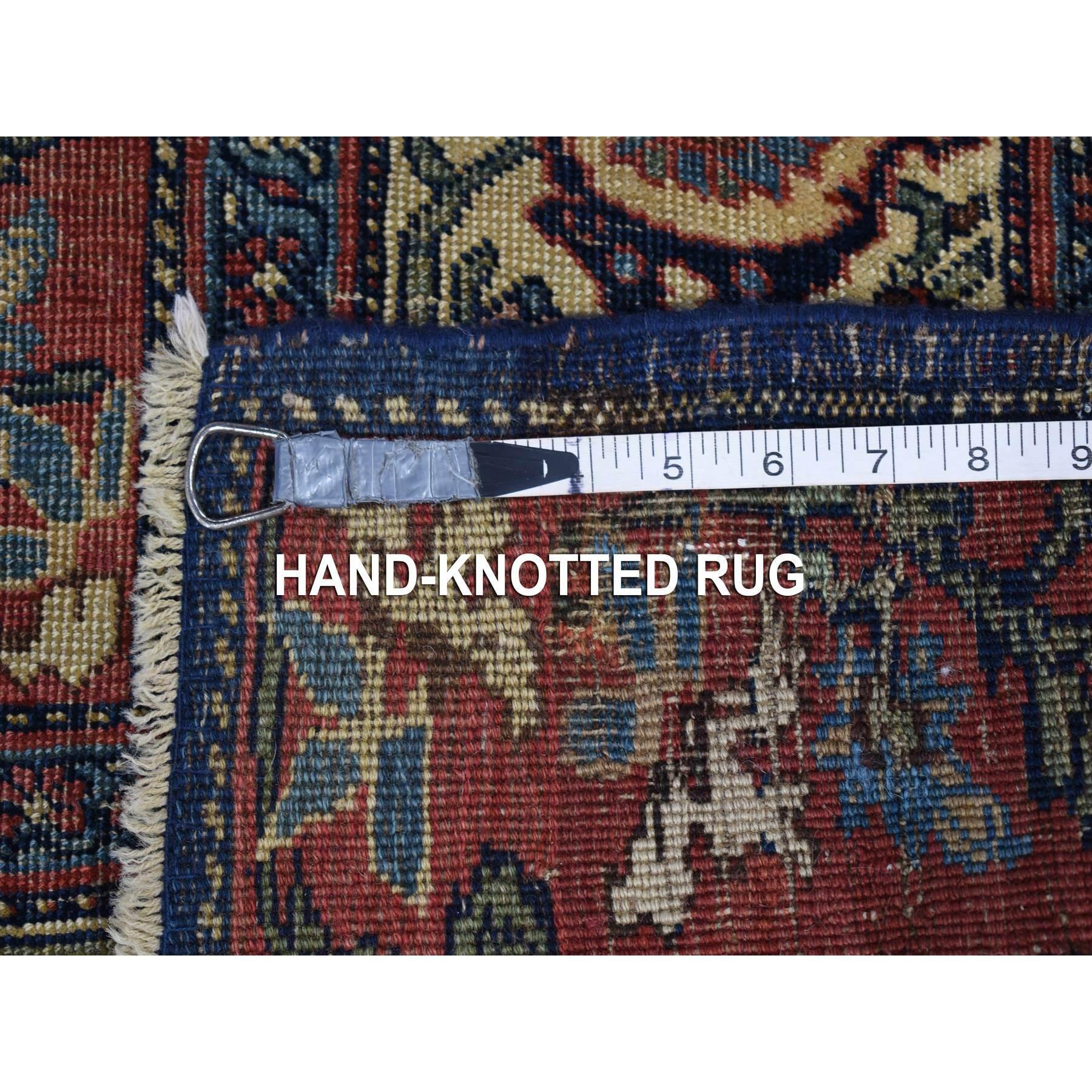 Tapis en laine bleu marine ancien Bijar persan ancien, à porter seul, noué à la main, surdimensionné en vente 2