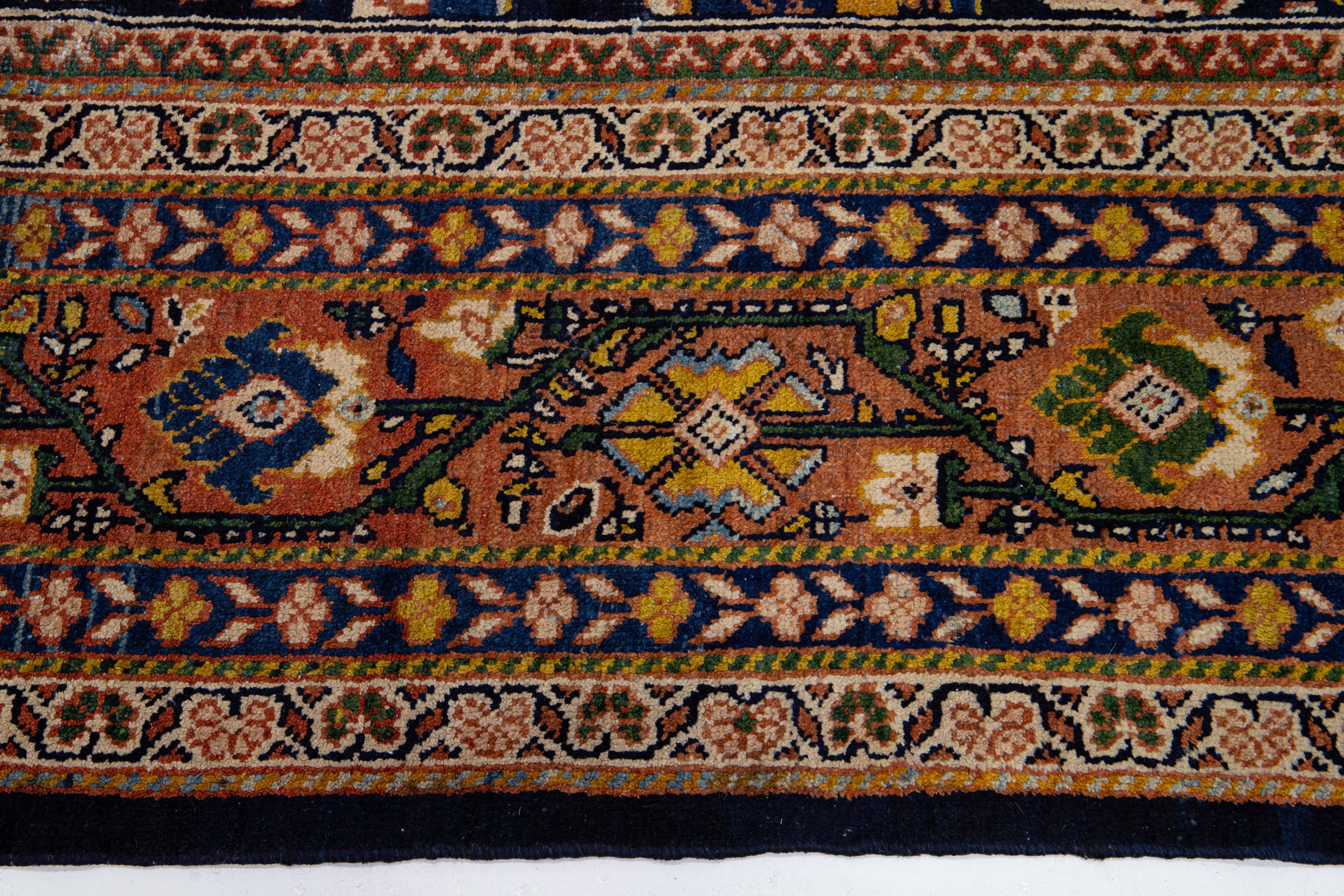 Marineblauer antiker persischer Mahal-Wollteppich, handgefertigt mit Blumenmotiv im Angebot 1