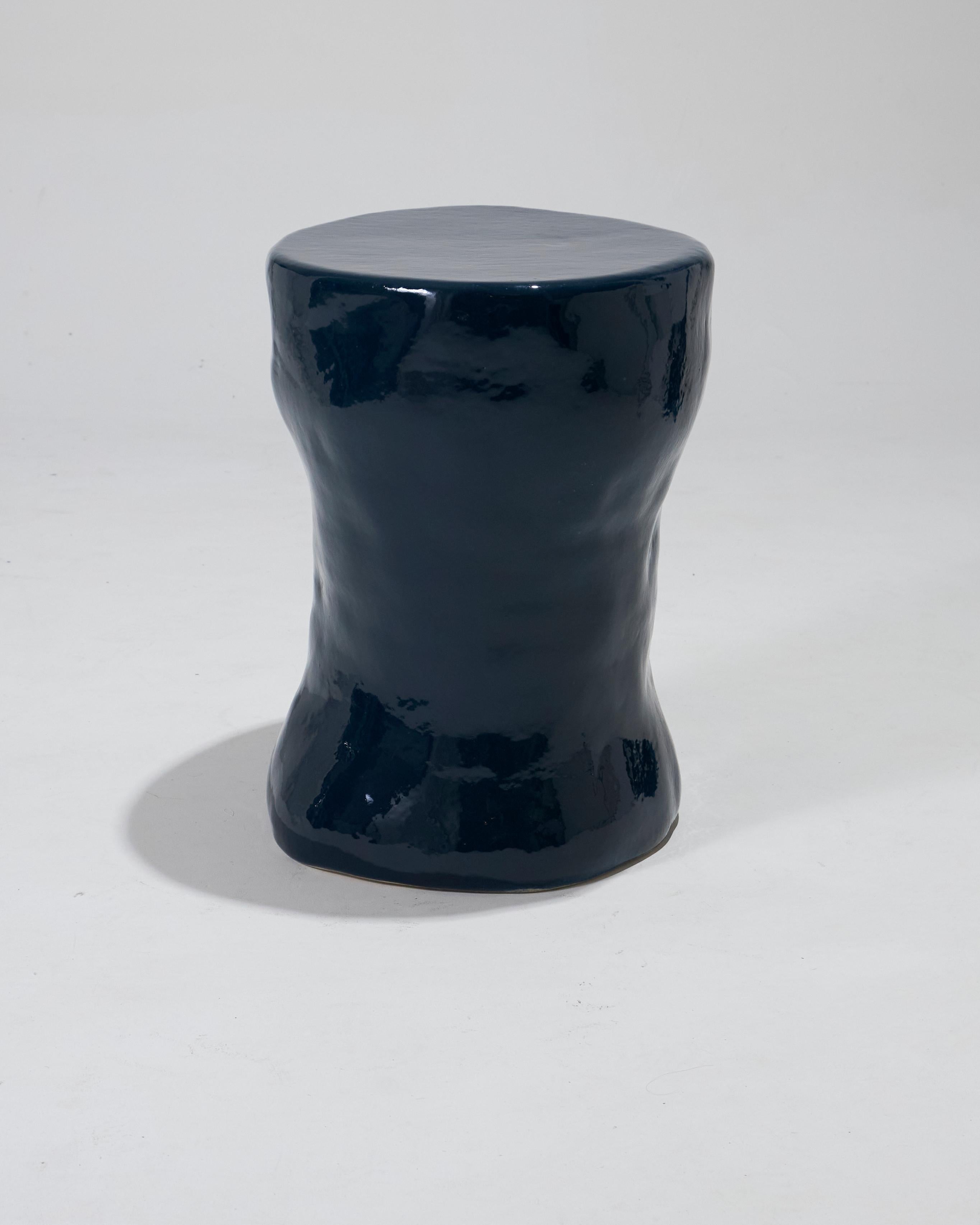 Table d'appoint en céramique bleu marine par Project 213A en vente 14