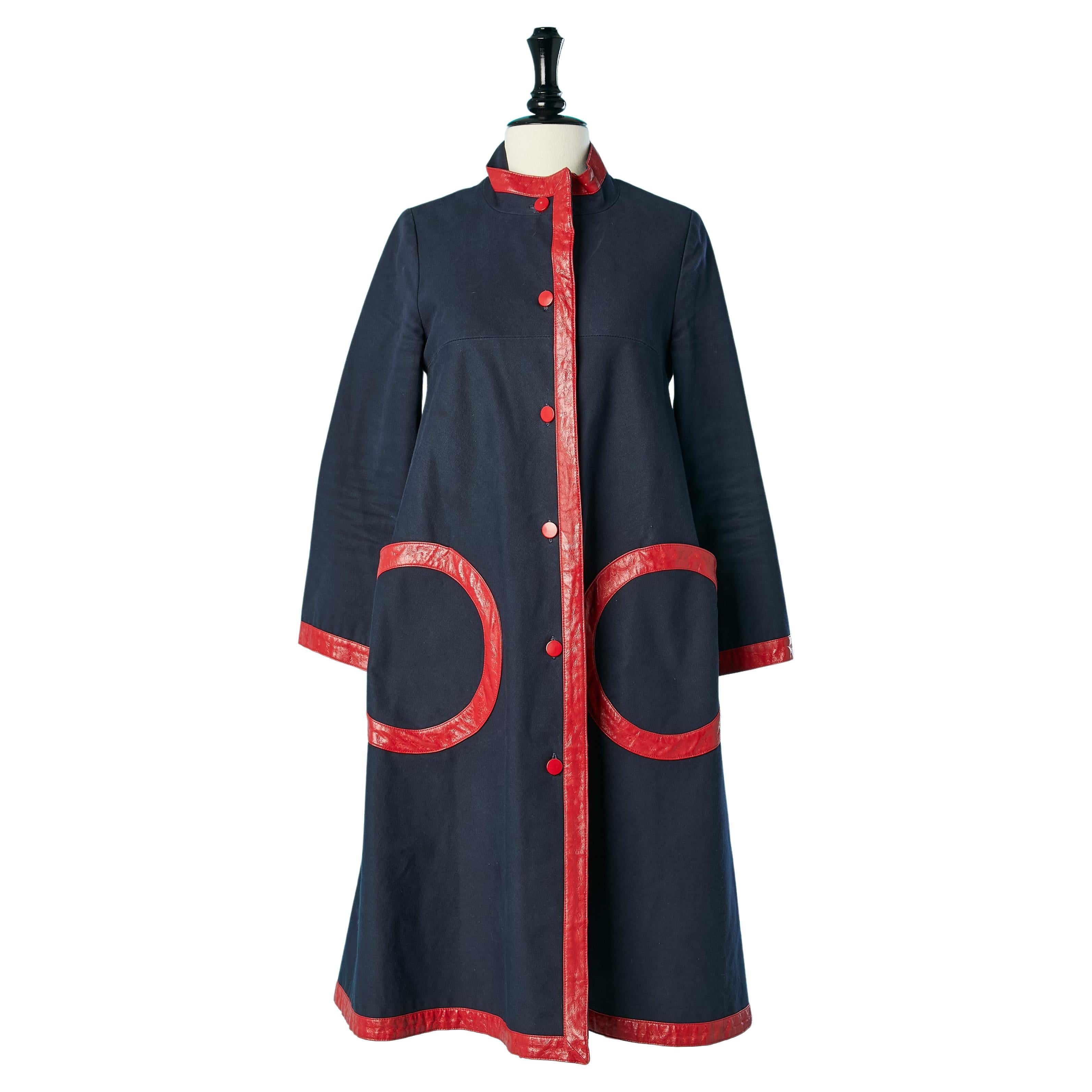 Navy blue cotton single breasted coat with red PVC piping Pierre Cardin Création For Sale