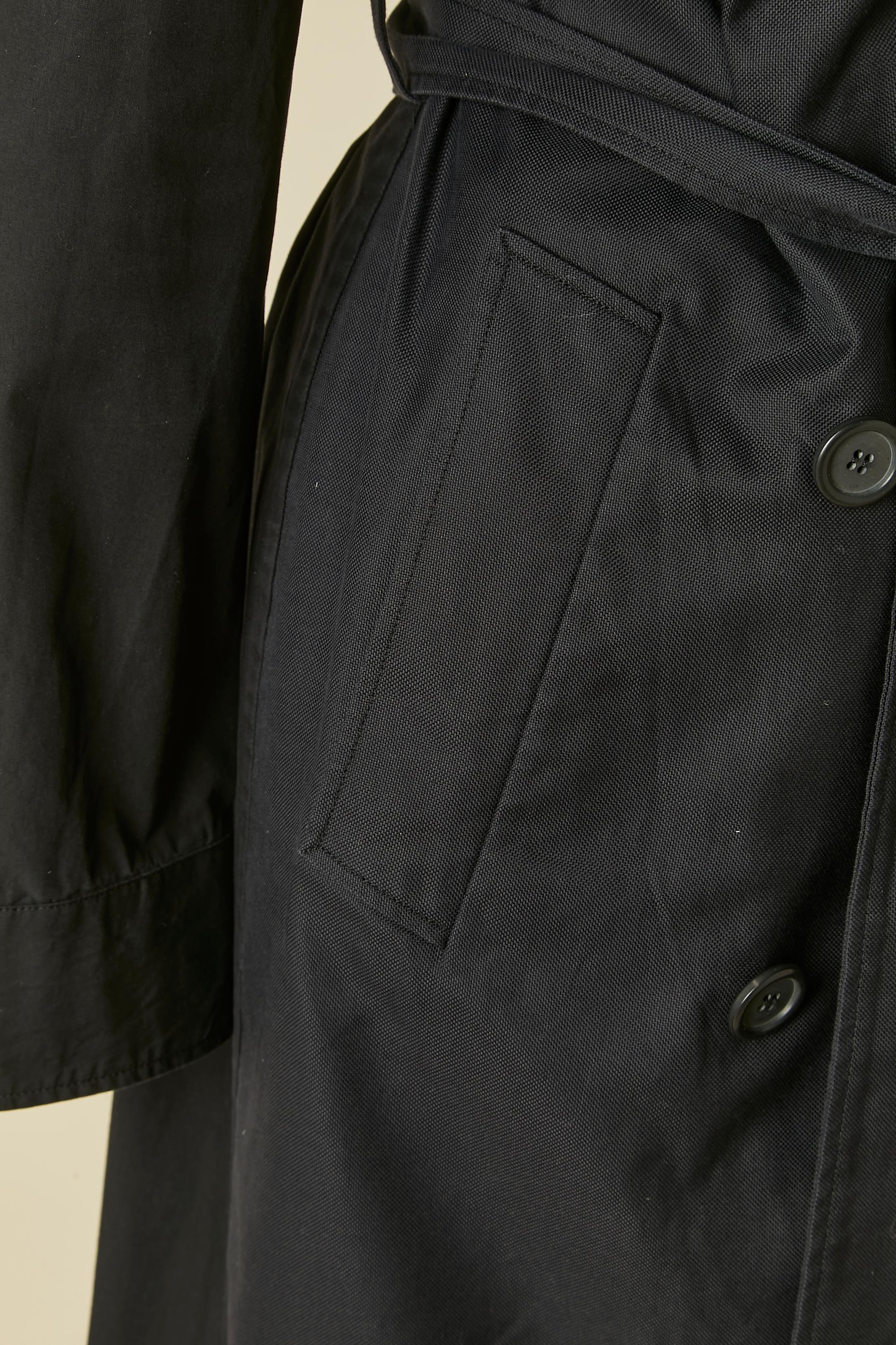 Trench in cotone blu navy con maniche a camicia nere Maison Martin Margiela 1 In condizioni ottime in vendita a Saint-Ouen-Sur-Seine, FR