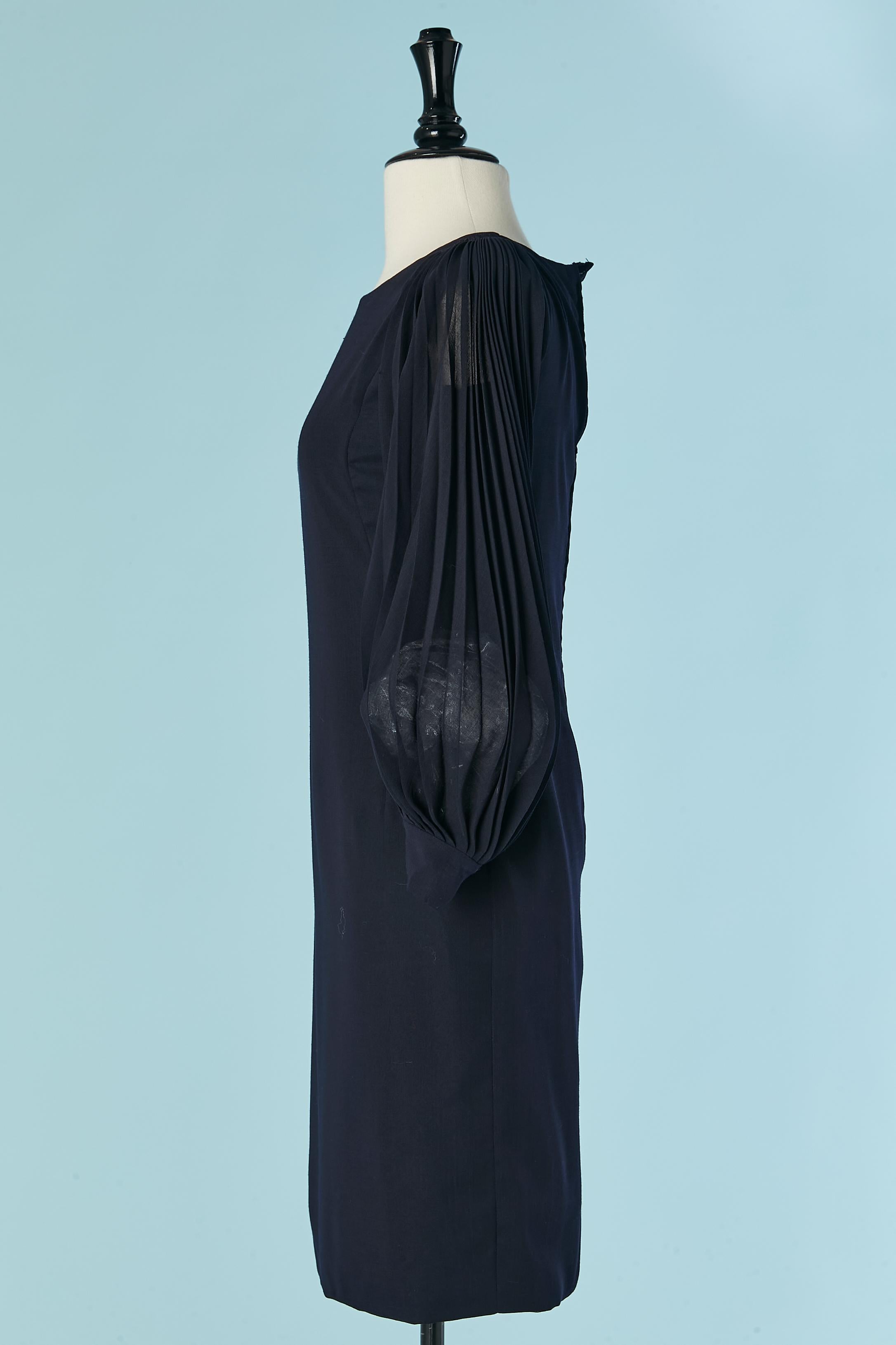 Navy blue dress with sunray pleated sleeves PIERRE CARDIN In Excellent Condition For Sale In Saint-Ouen-Sur-Seine, FR