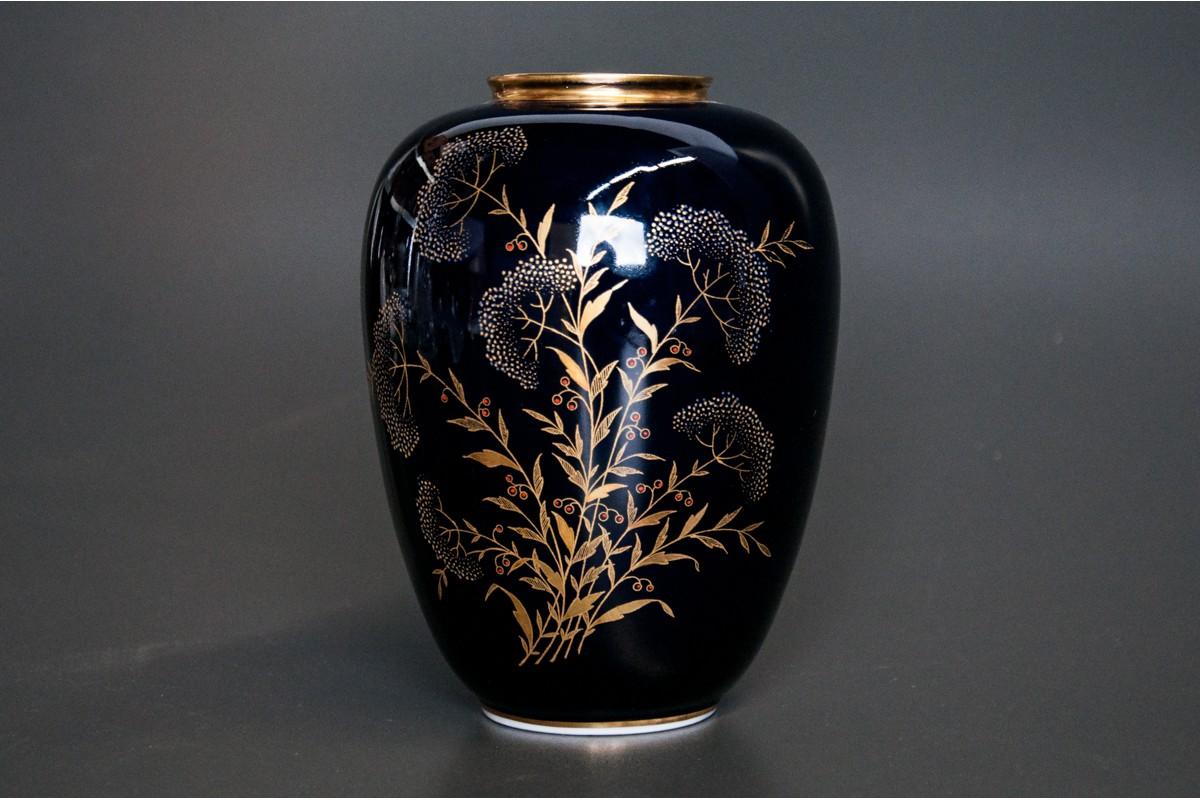 navy blue vases