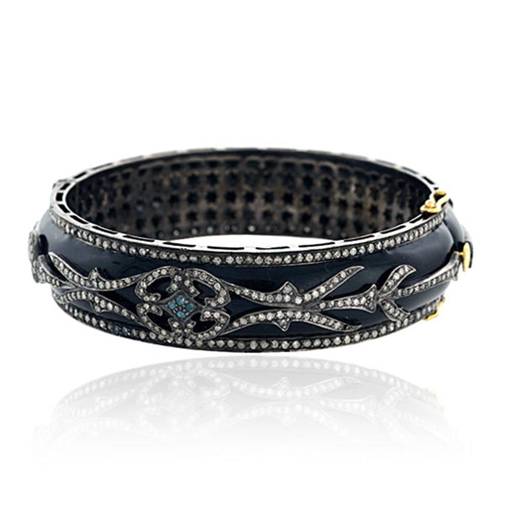 Round Cut Navy Blue Enamel Bangle with Pave Diamonds Made in 18k Gold & Silver For Sale