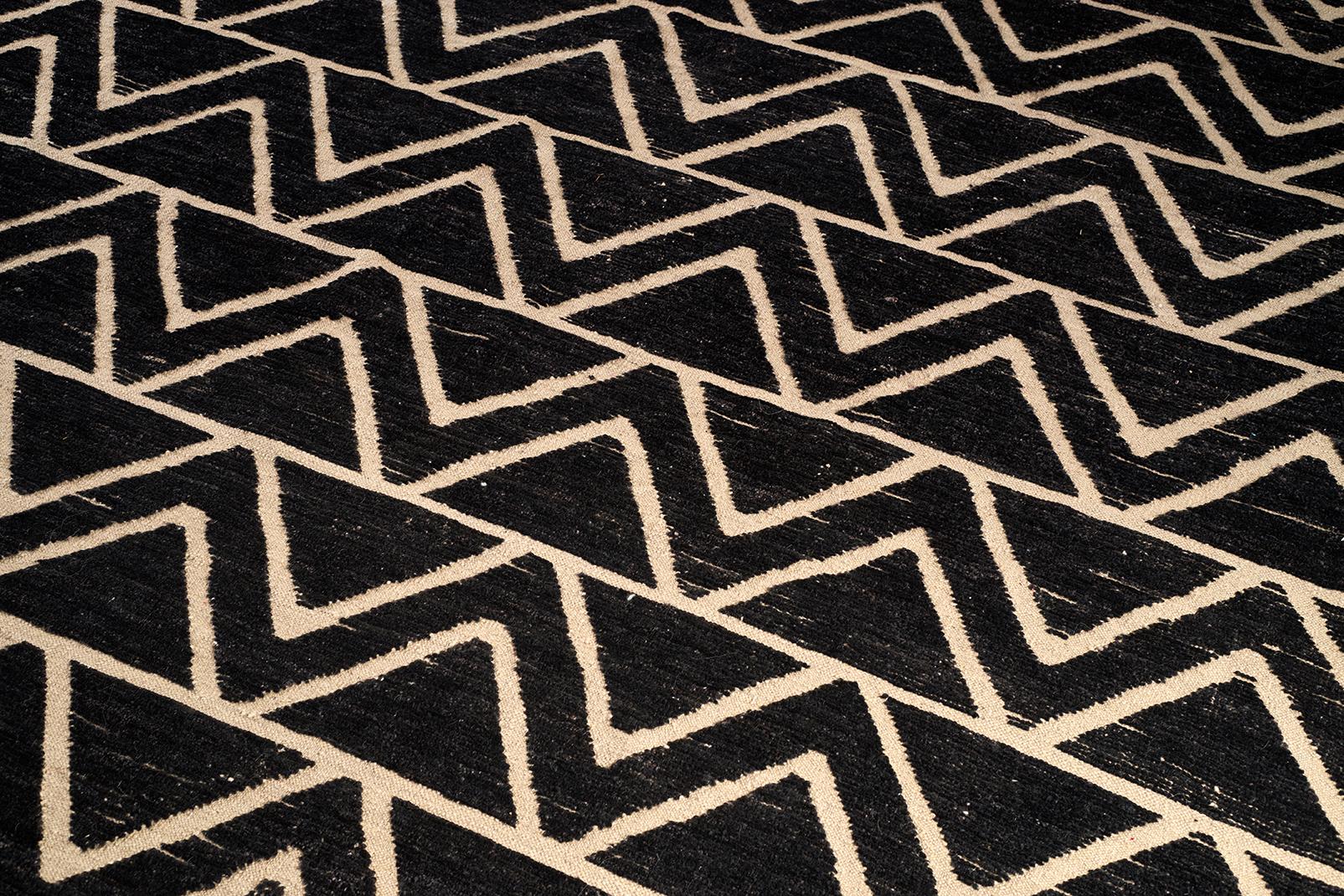 Alfombra Turca Geométrica Azul Marino siglo XX en venta