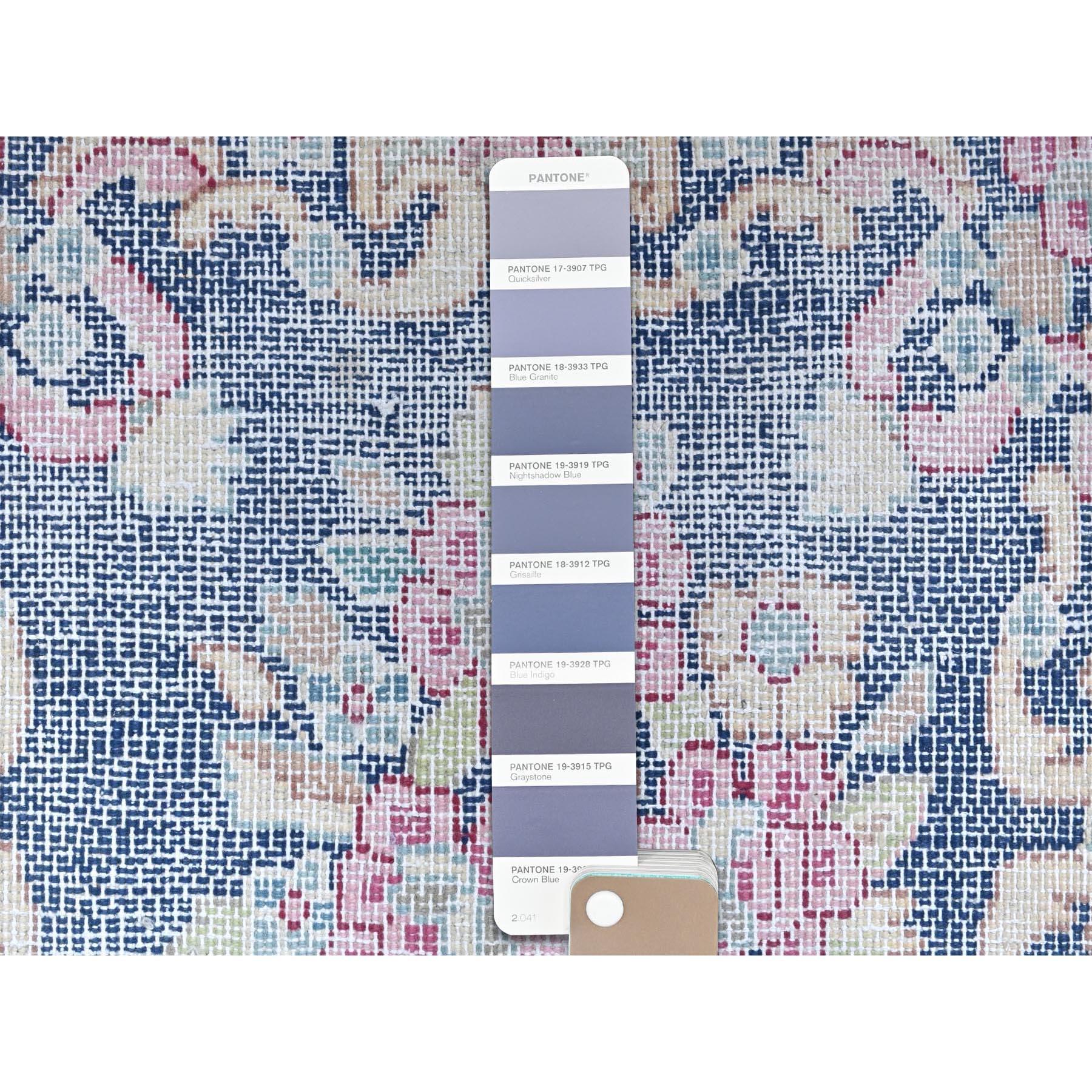 Marineblauer handgeknüpfter persischer Kerman-Teppich aus Wolle im Used-Look, Vintage (Persisch) im Angebot