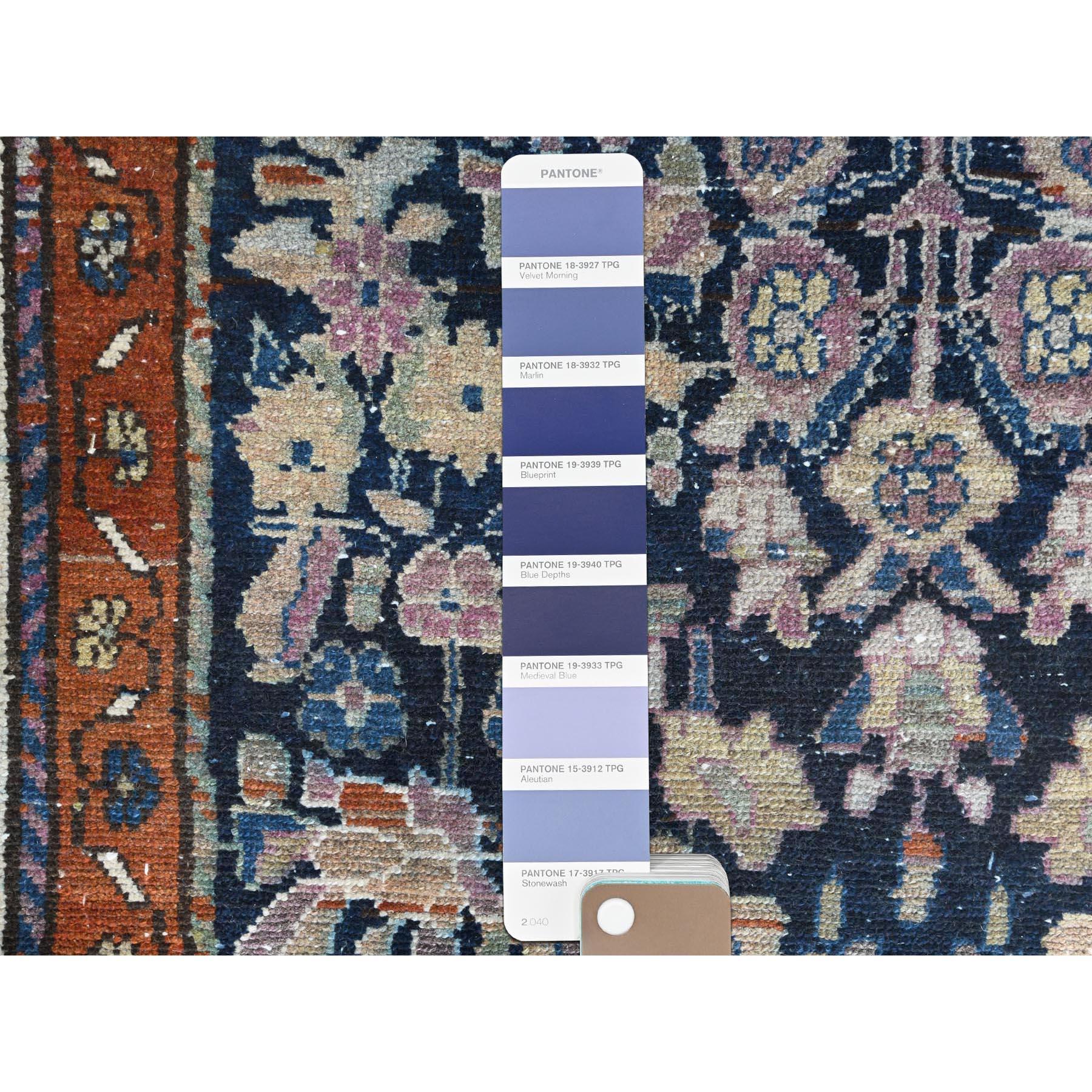 Marineblauer, handgeknüpfter persischer Lilahan-Wollteppich im Vintage-Stil, im Used-Look (Persisch) im Angebot