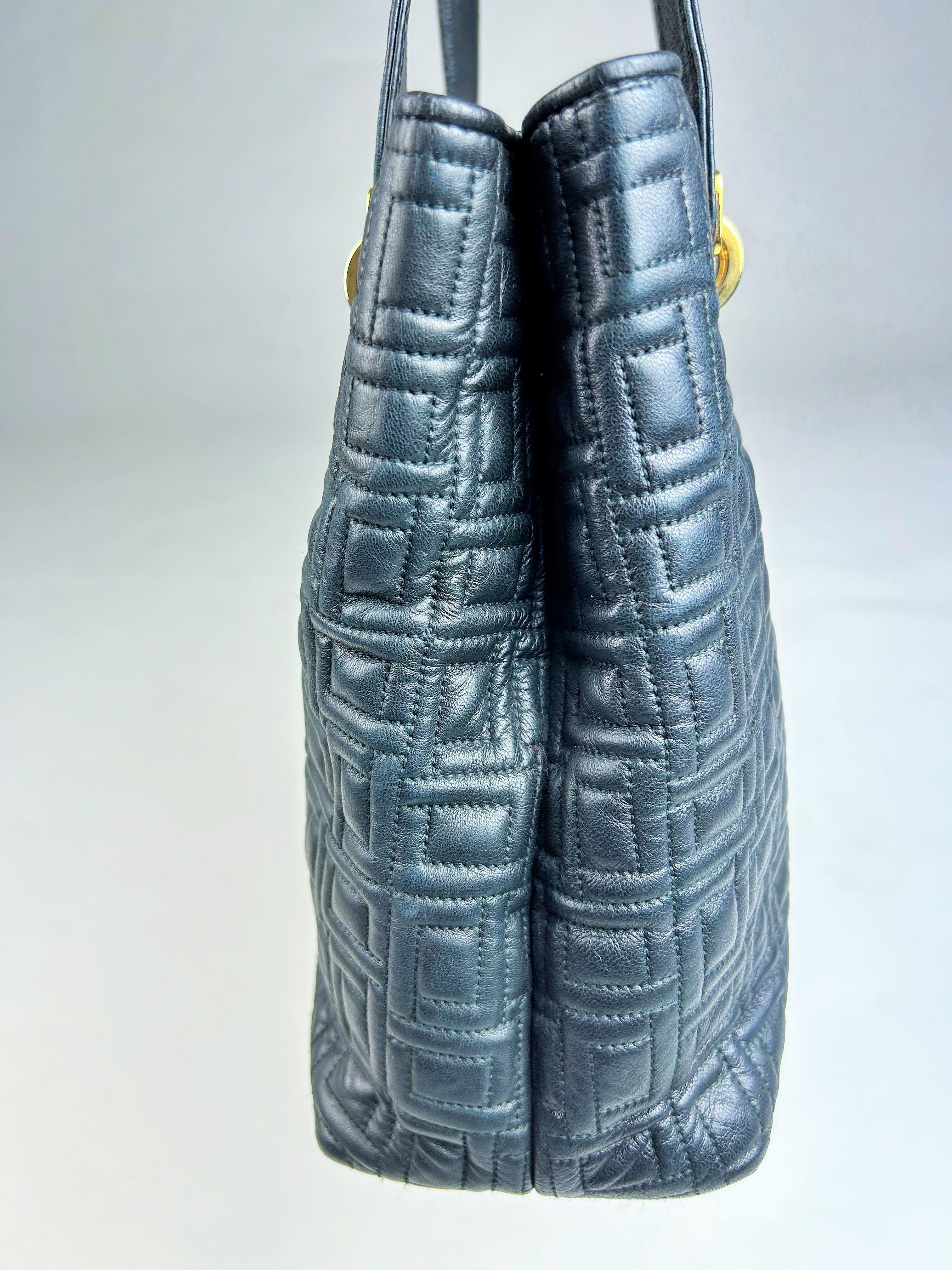 Bolso de piel azul marino de Lancel con bolsa - Francia Circa 1990 en venta 3