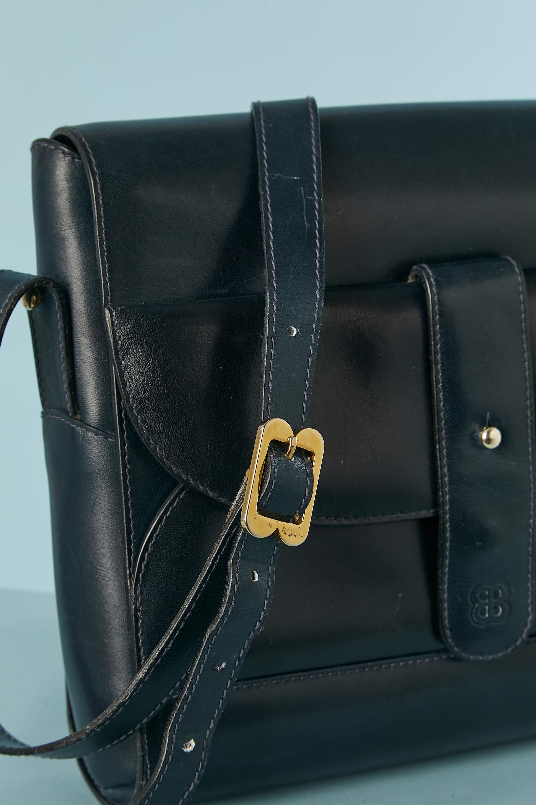 Noir Sac à bandoulière en cuir bleu marine Balenciaga Circa 1970 en vente