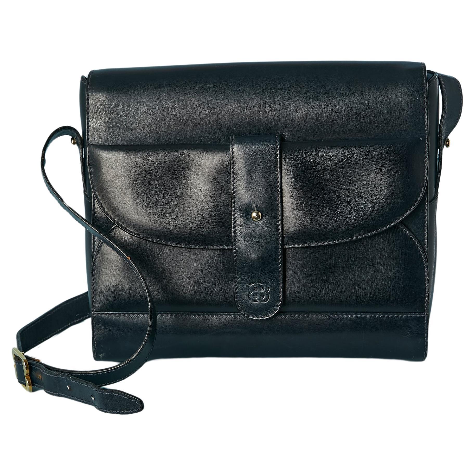 Sac à bandoulière en cuir bleu marine Balenciaga Circa 1970 en vente