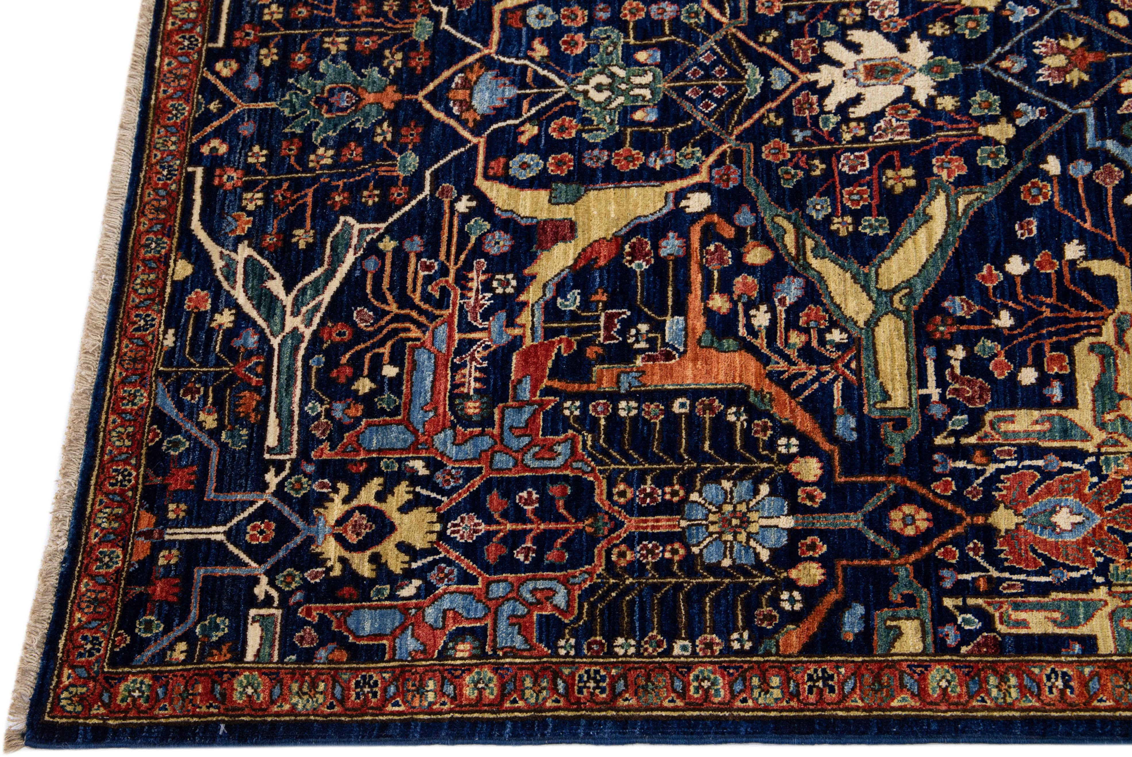 Pakistanais Tapis en laine bleu marine moderne de style Bidjar fait à la main à motif allover en vente