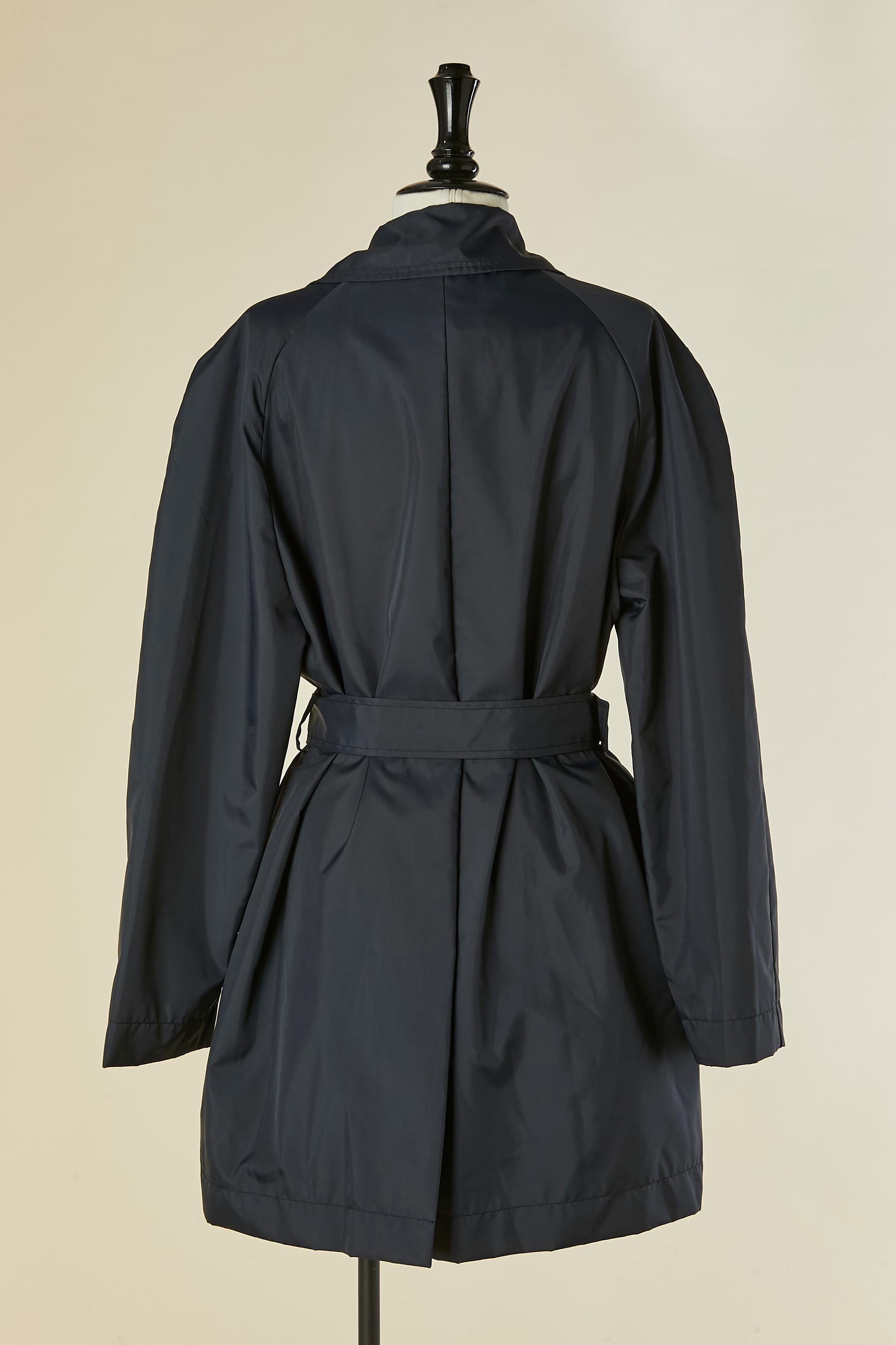 Donna Impermeabile raglan in nylon blu navy con cintura HELMUT Lang in vendita