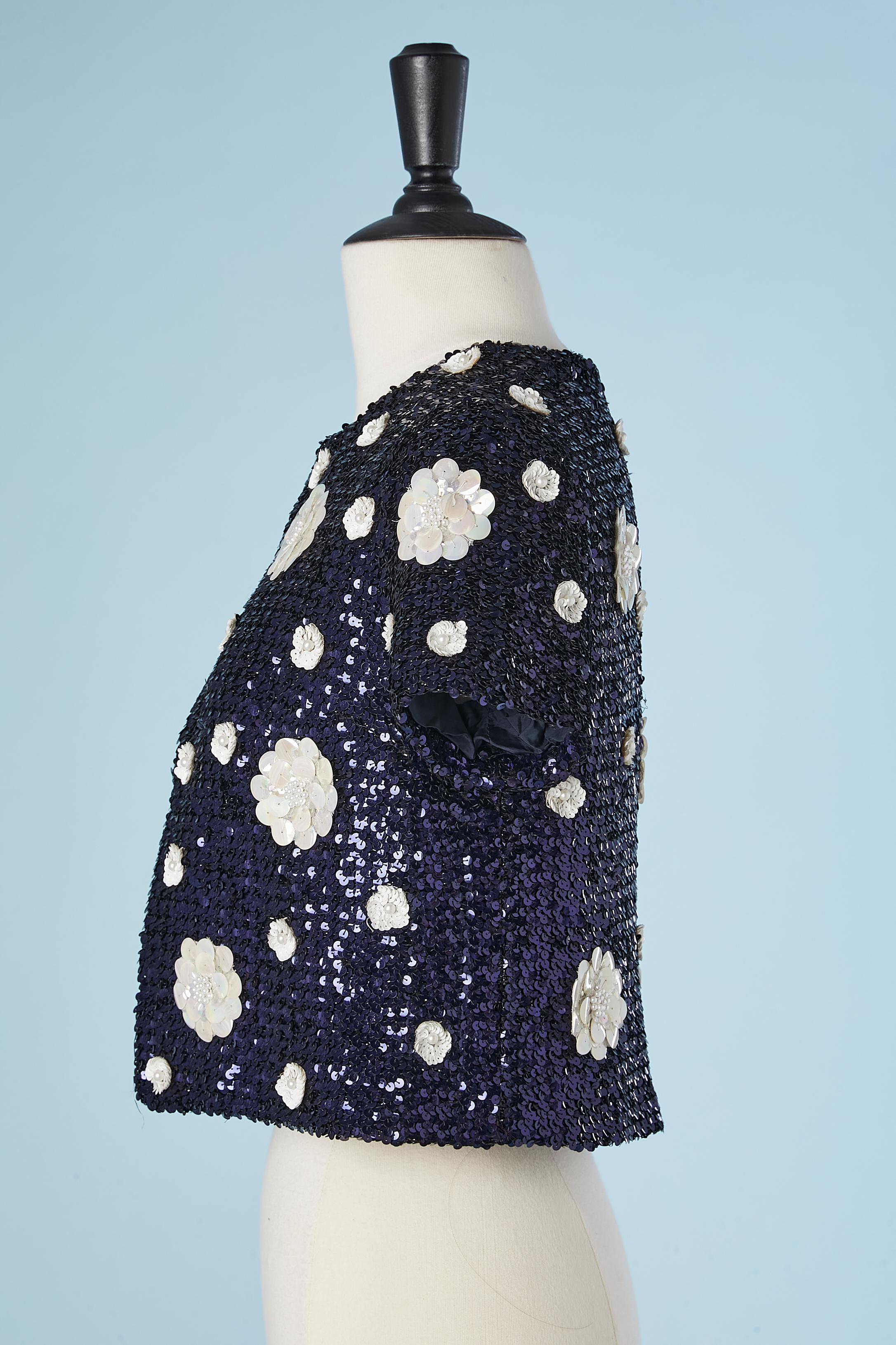 Navy blue sequin boléro with white sequin flowers L 'Atelier Circa 1960's  For Sale 1