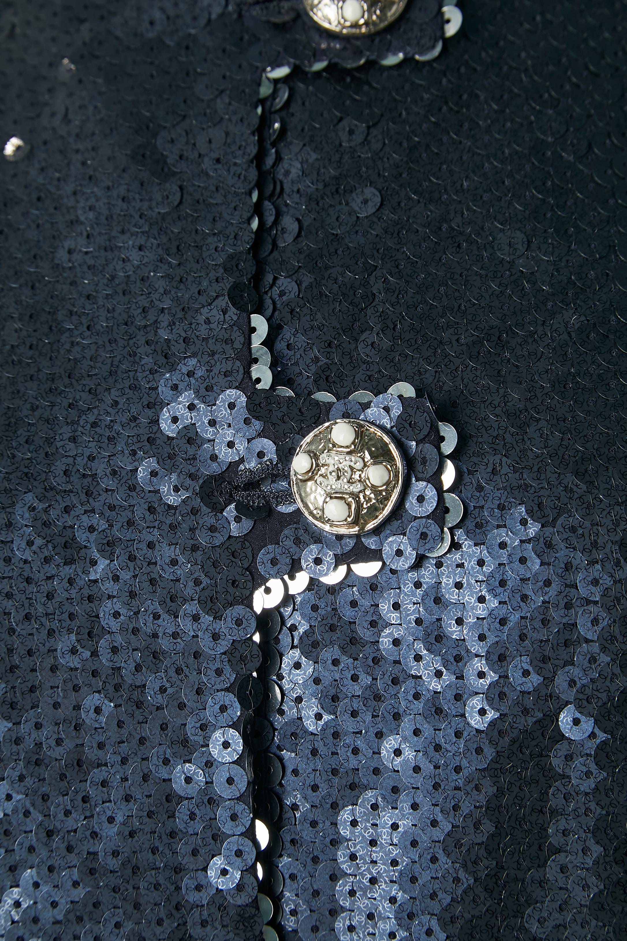 Black Navy blue sequin jacket with branded jewelerry button Chanel Resort 2023 For Sale