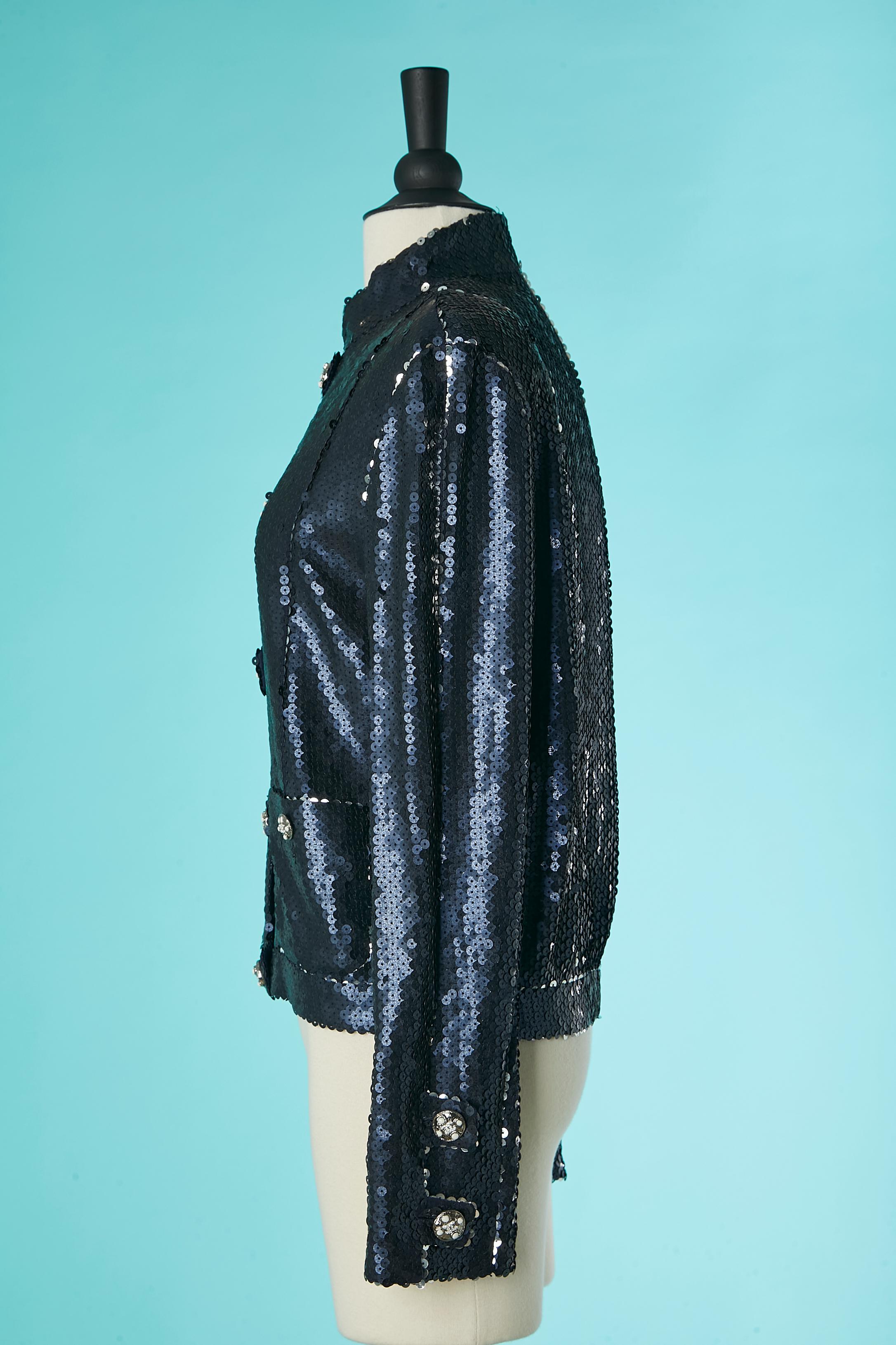 Navy blue sequin jacket with branded jewelerry button Chanel Resort 2023 For Sale 2