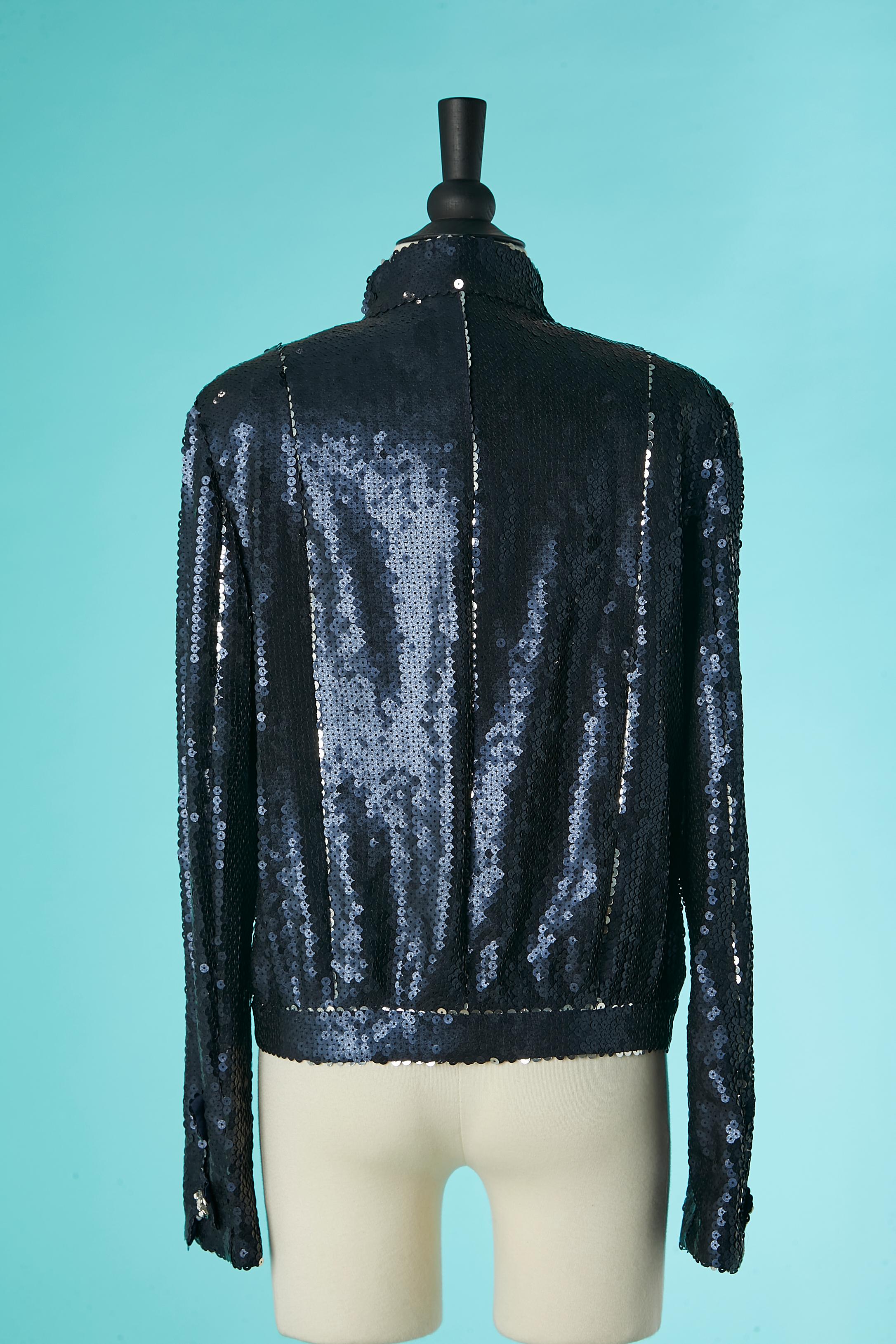 Navy blue sequin jacket with branded jewelerry button Chanel Resort 2023 For Sale 3