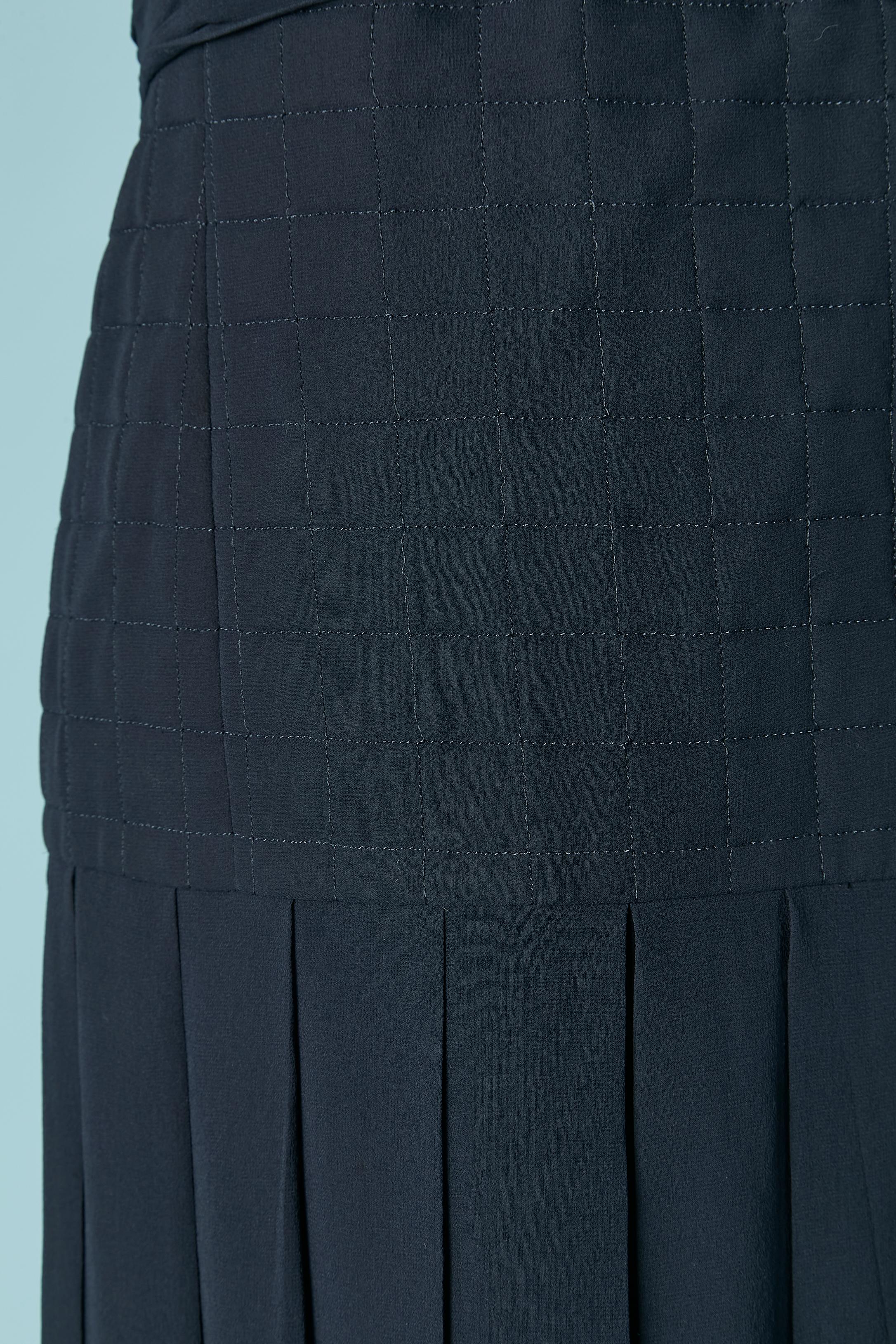 Navy blue silk chiffon cocktail dress pleated and top-stitched CHANEL In Excellent Condition For Sale In Saint-Ouen-Sur-Seine, FR