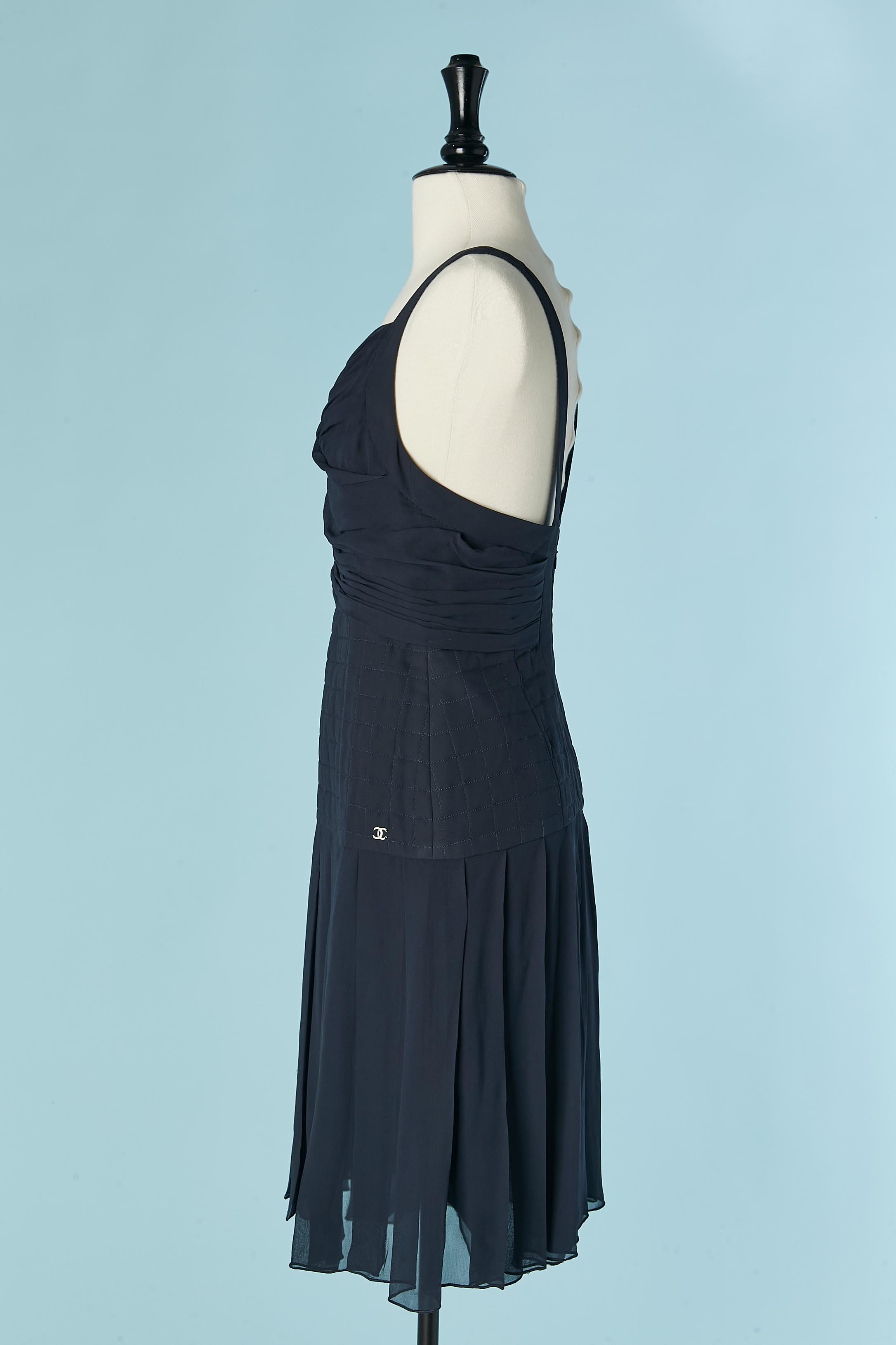 Navy blue silk chiffon cocktail dress pleated and top-stitched CHANEL For Sale 3