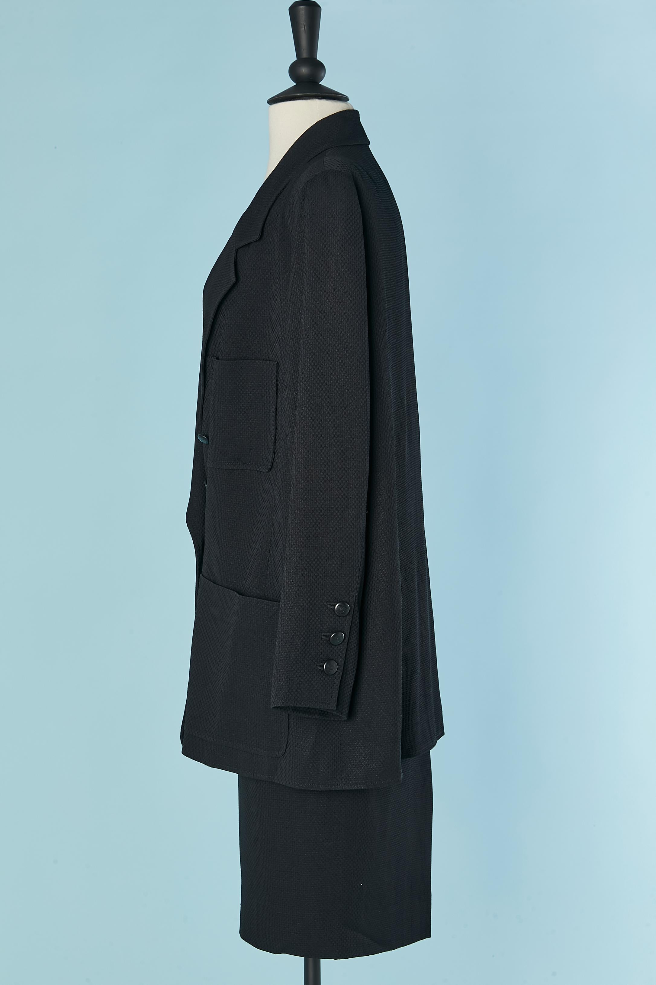 Traje-falda azul marino con chaqueta cruzada CHANEL Boutique en venta 1
