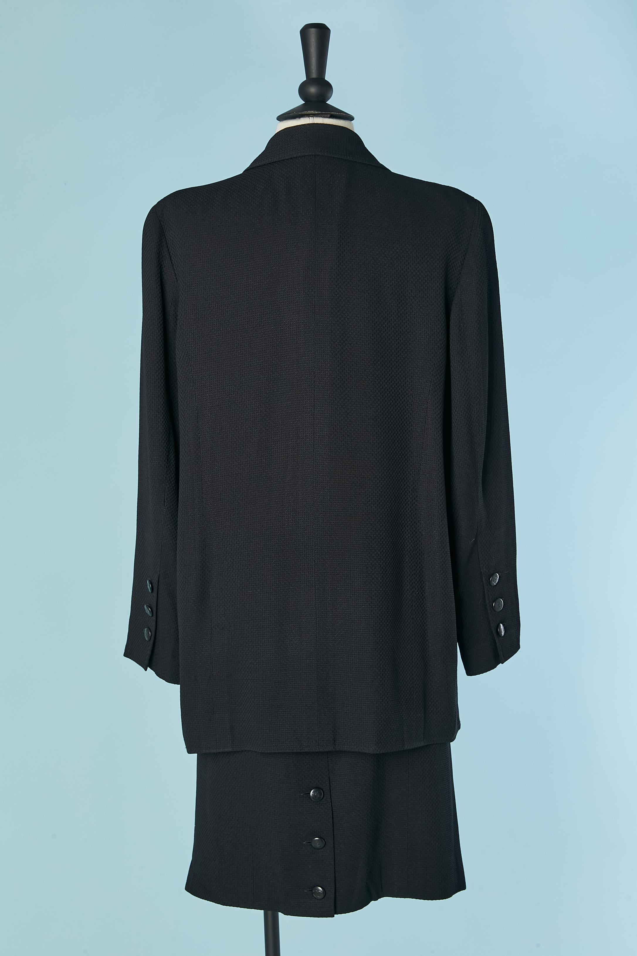 Traje-falda azul marino con chaqueta cruzada CHANEL Boutique en venta 2