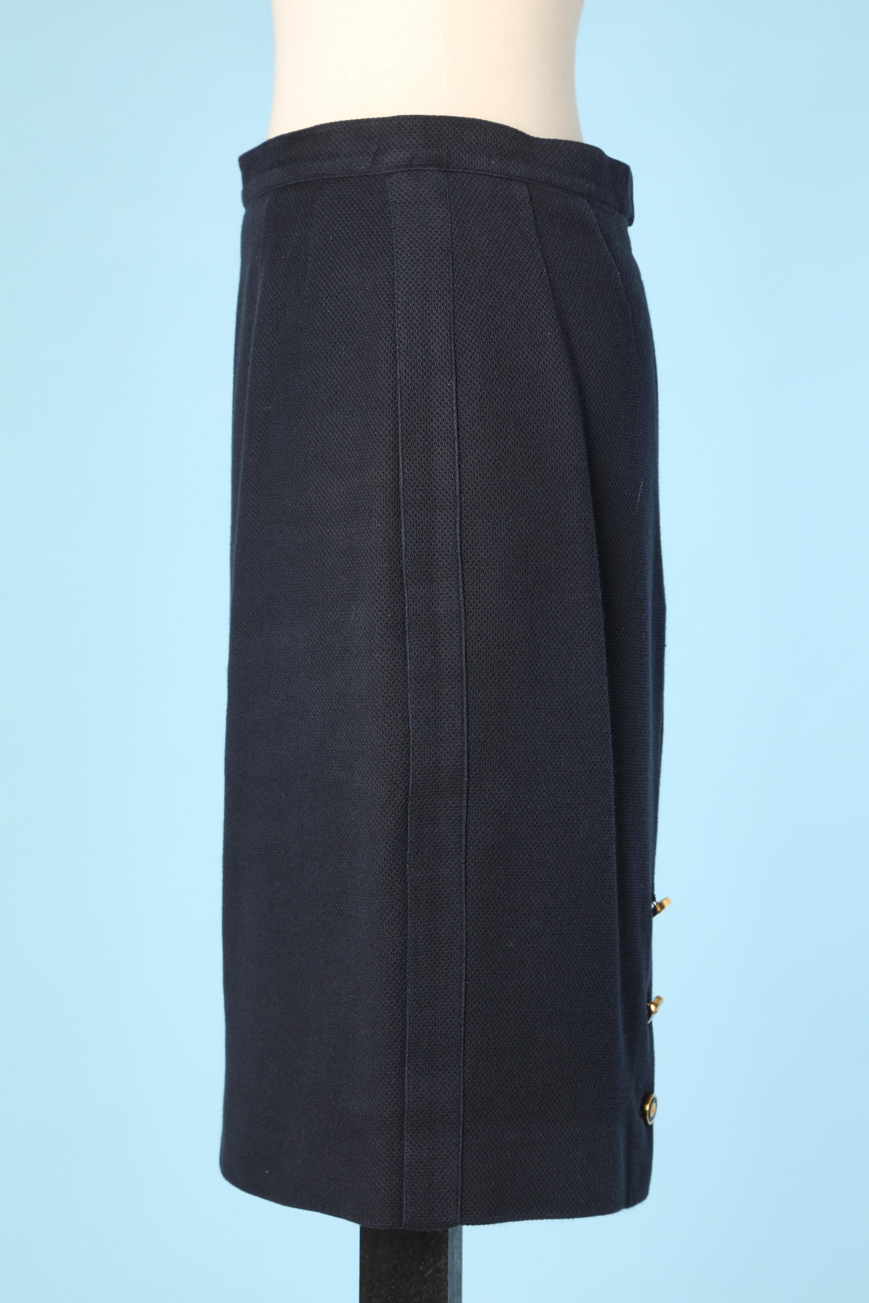 Navy blue skirt with button on the middle back CHANEL BOUTIQUE Negro en venta