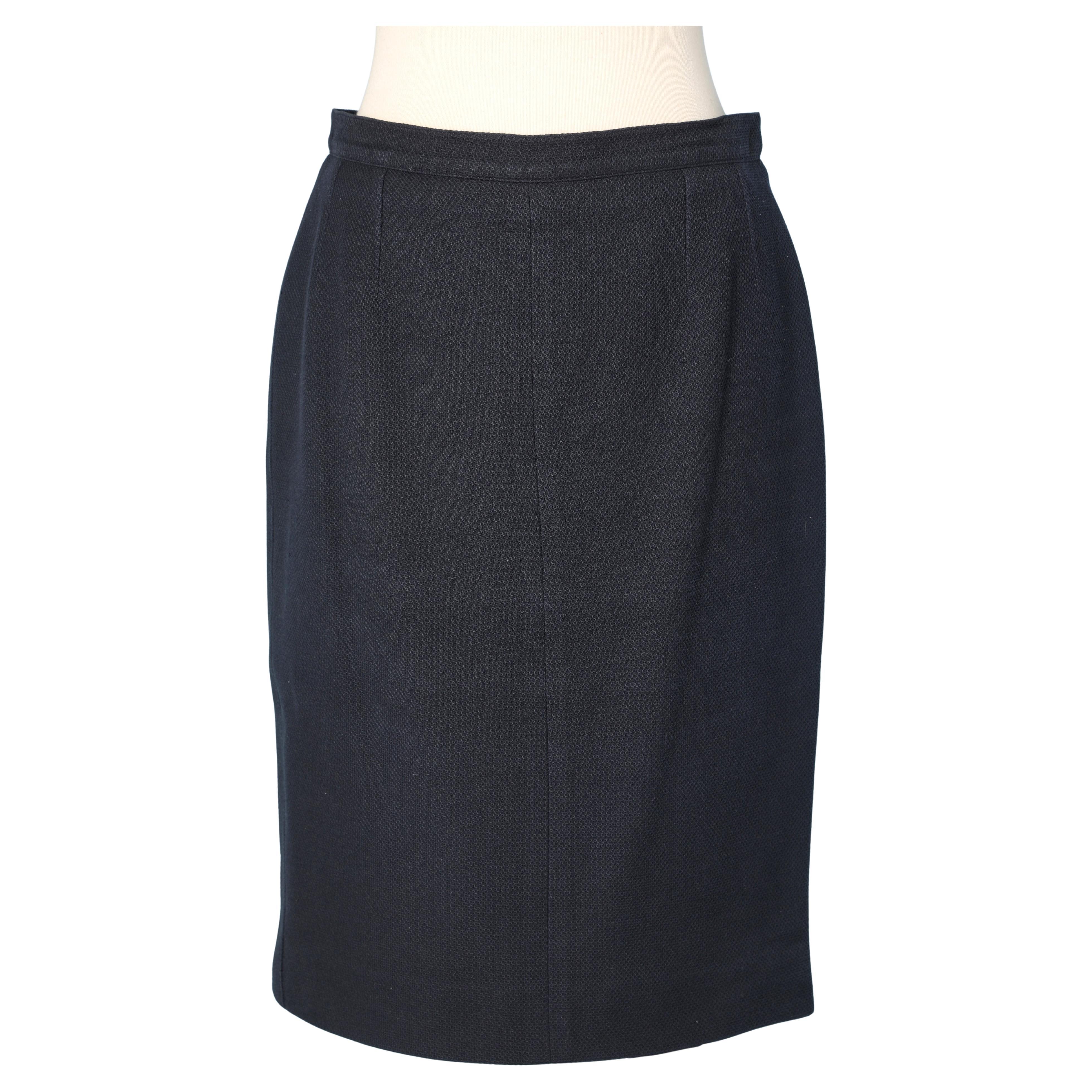 Navy blue skirt with button on the middle back CHANEL BOUTIQUE en venta