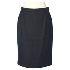 Navy blue skirt with button on the middle back CHANEL BOUTIQUE