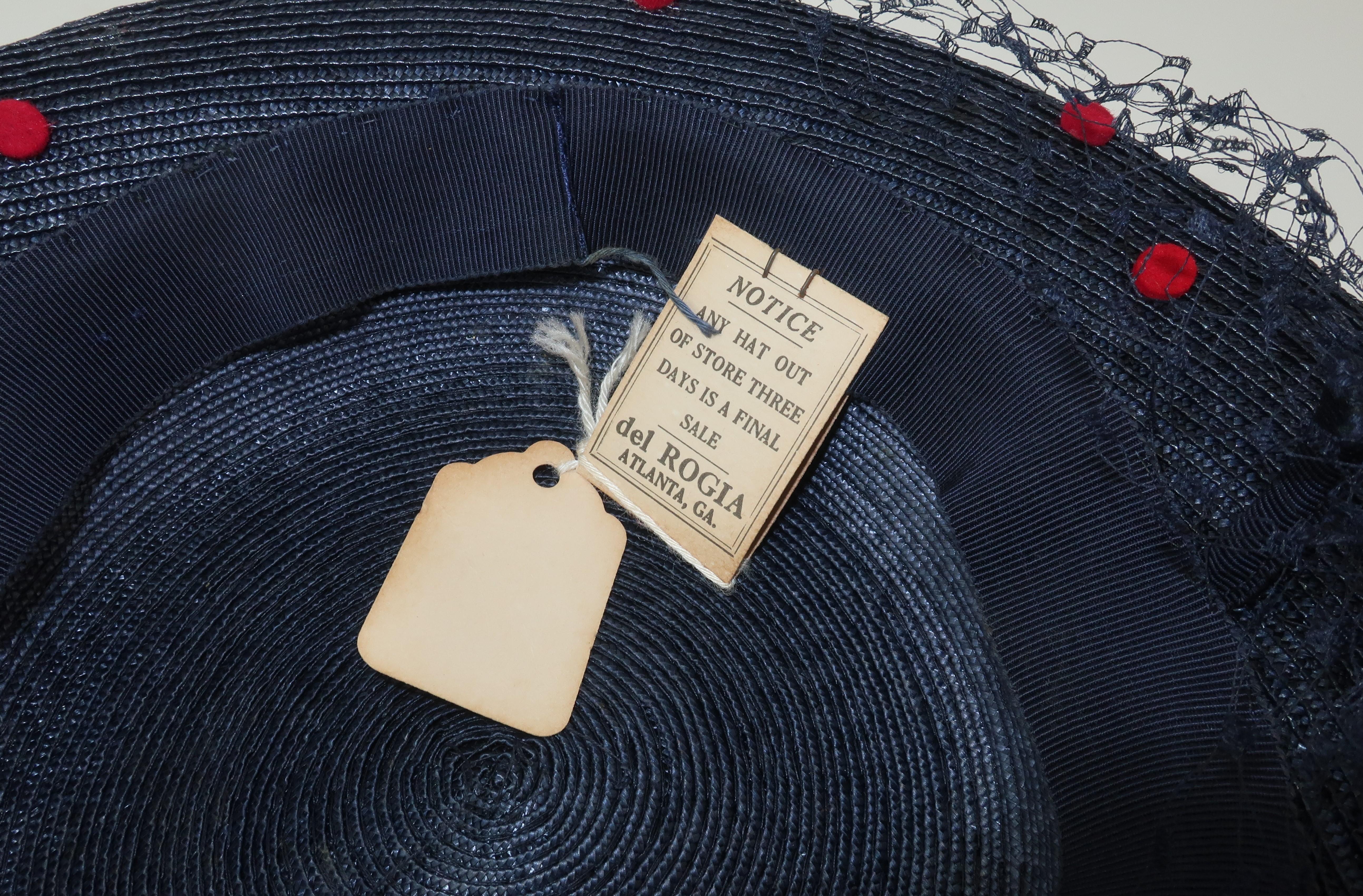 Navy Blue & Red Polka Dot Straw Hat, C.1950 In Good Condition In Atlanta, GA