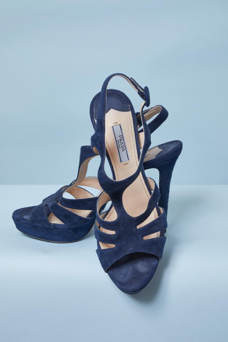 Navy blue suede sandal with plateforme PRADA Azul en venta