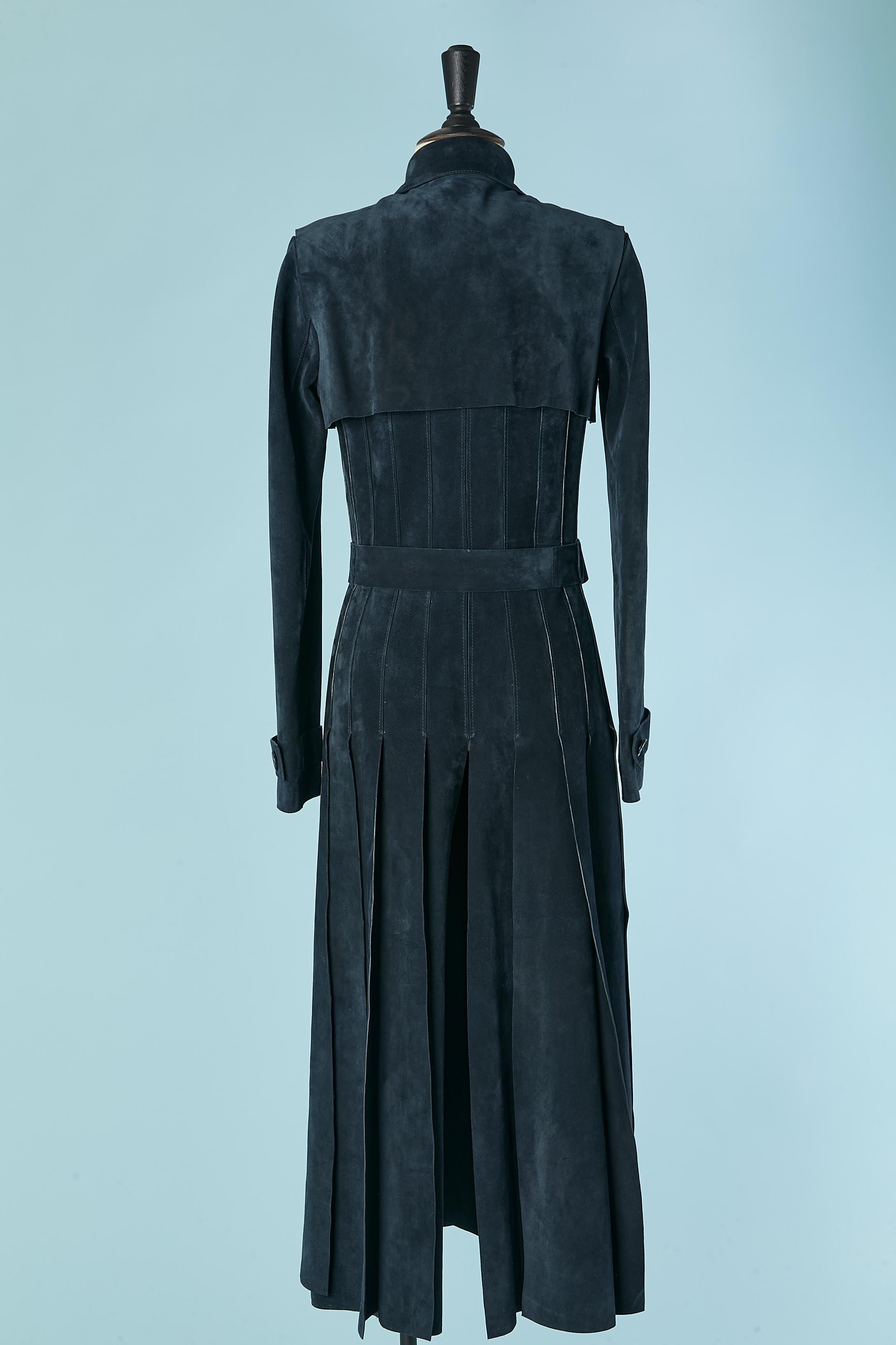 Marineblauer Wildleder-Trenchcoat von Christian Dior im Angebot 1