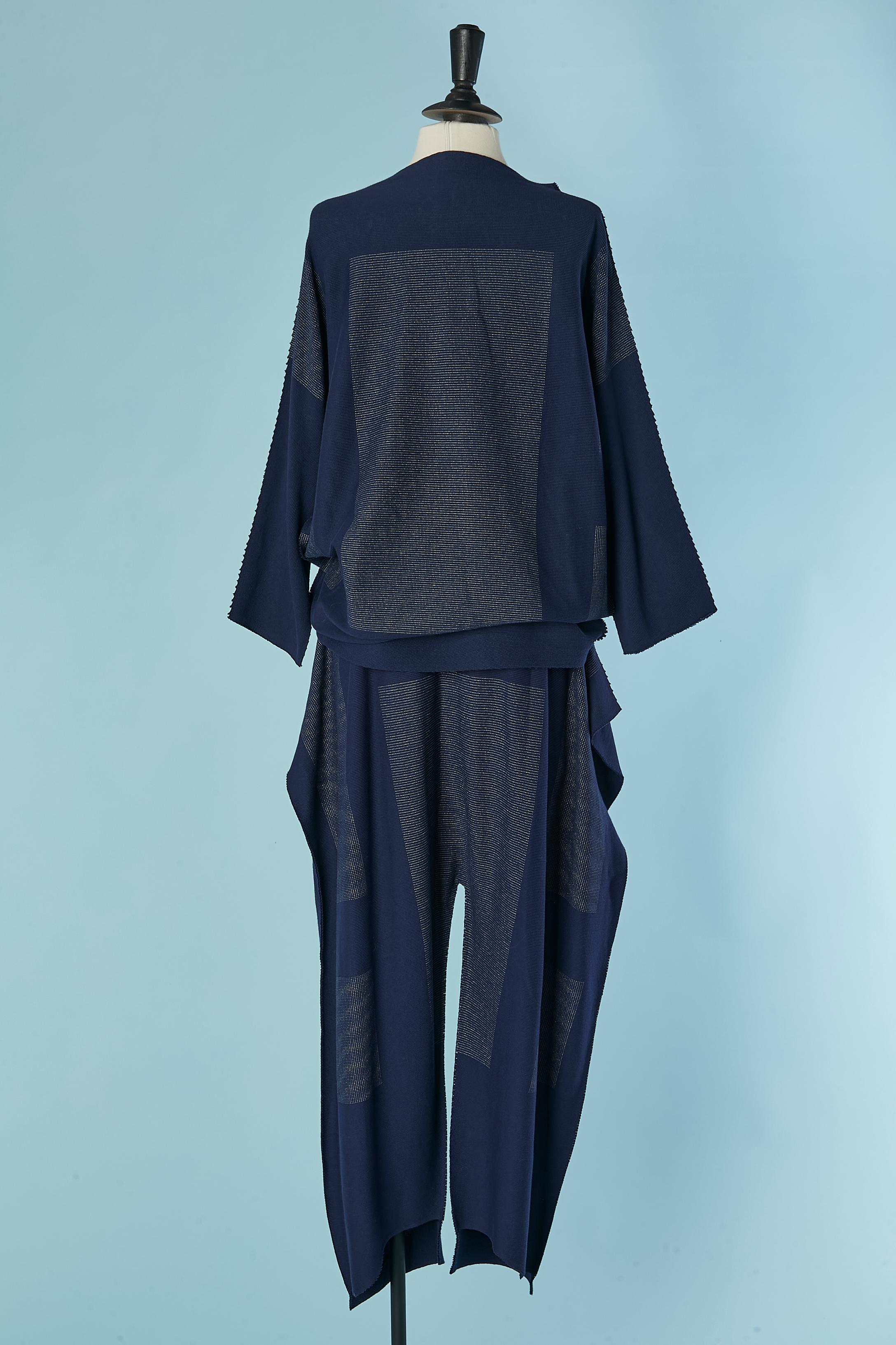 Maglione e pantaloni blu navy in maglia jacquard ISSEY MIYAKE New in vendita 1