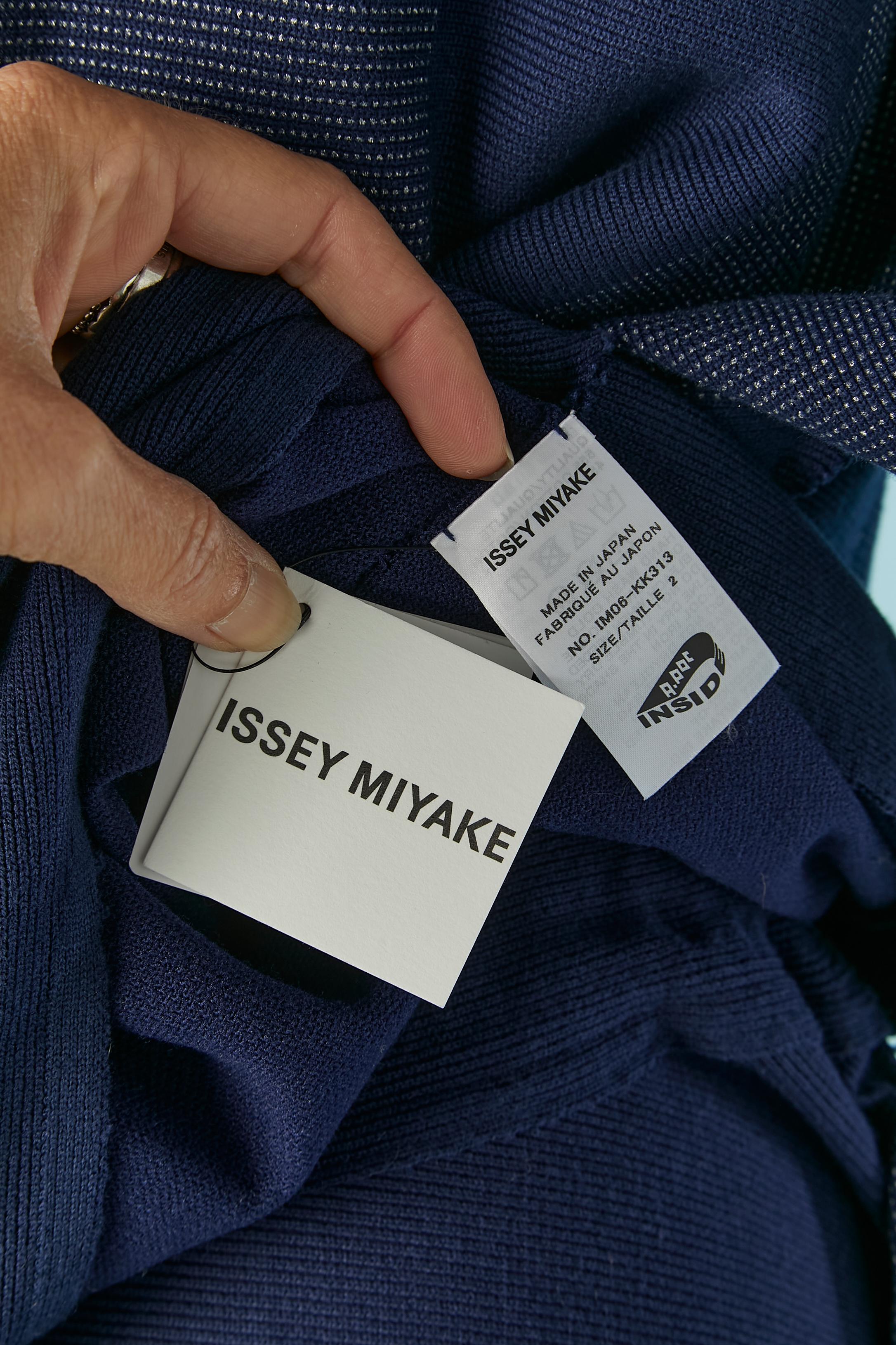 Maglione e pantaloni blu navy in maglia jacquard ISSEY MIYAKE New in vendita 4