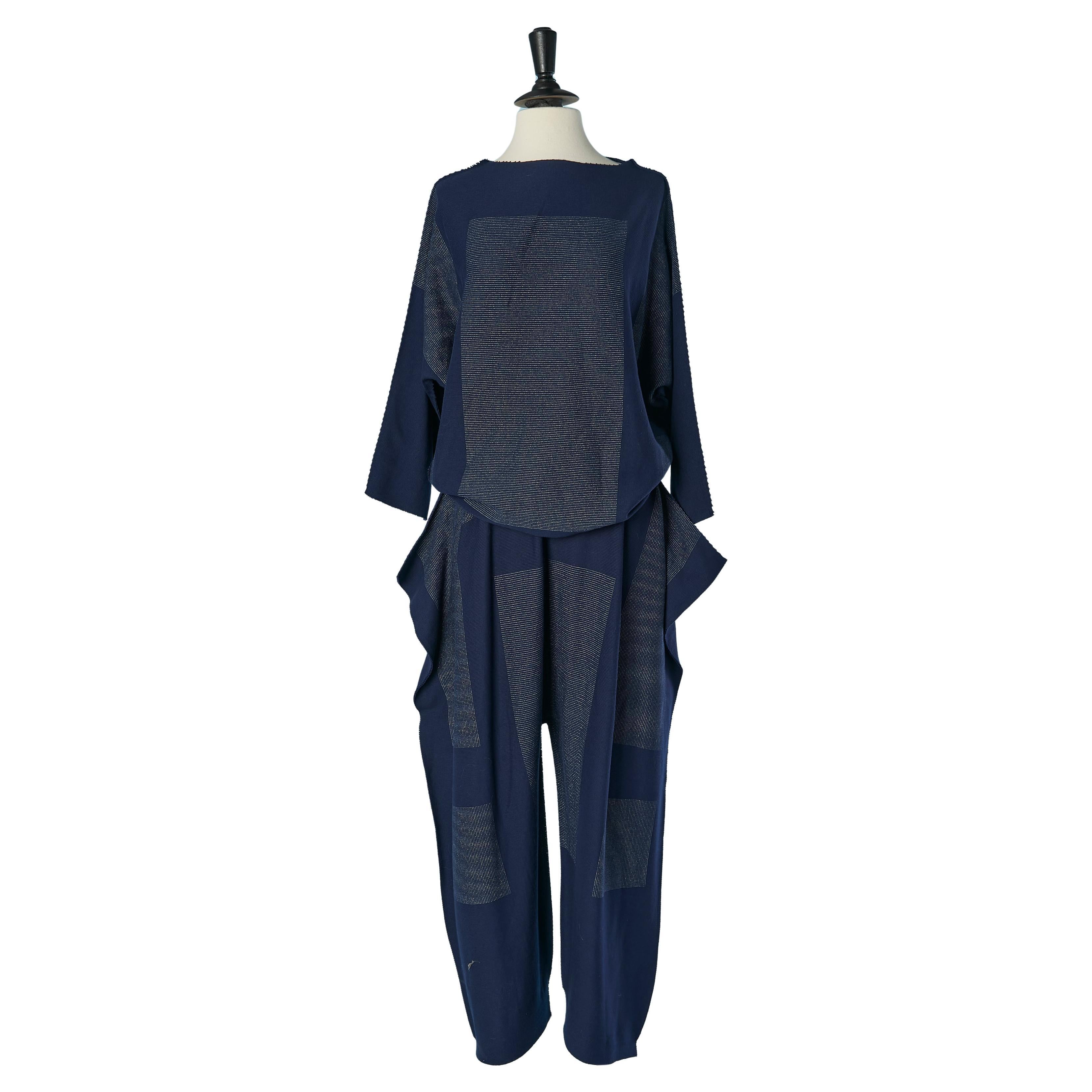 Maglione e pantaloni blu navy in maglia jacquard ISSEY MIYAKE New in vendita