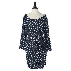 Conjunto de top azul marino y falda envolvente con lunares blancos YSL Rive Gauche