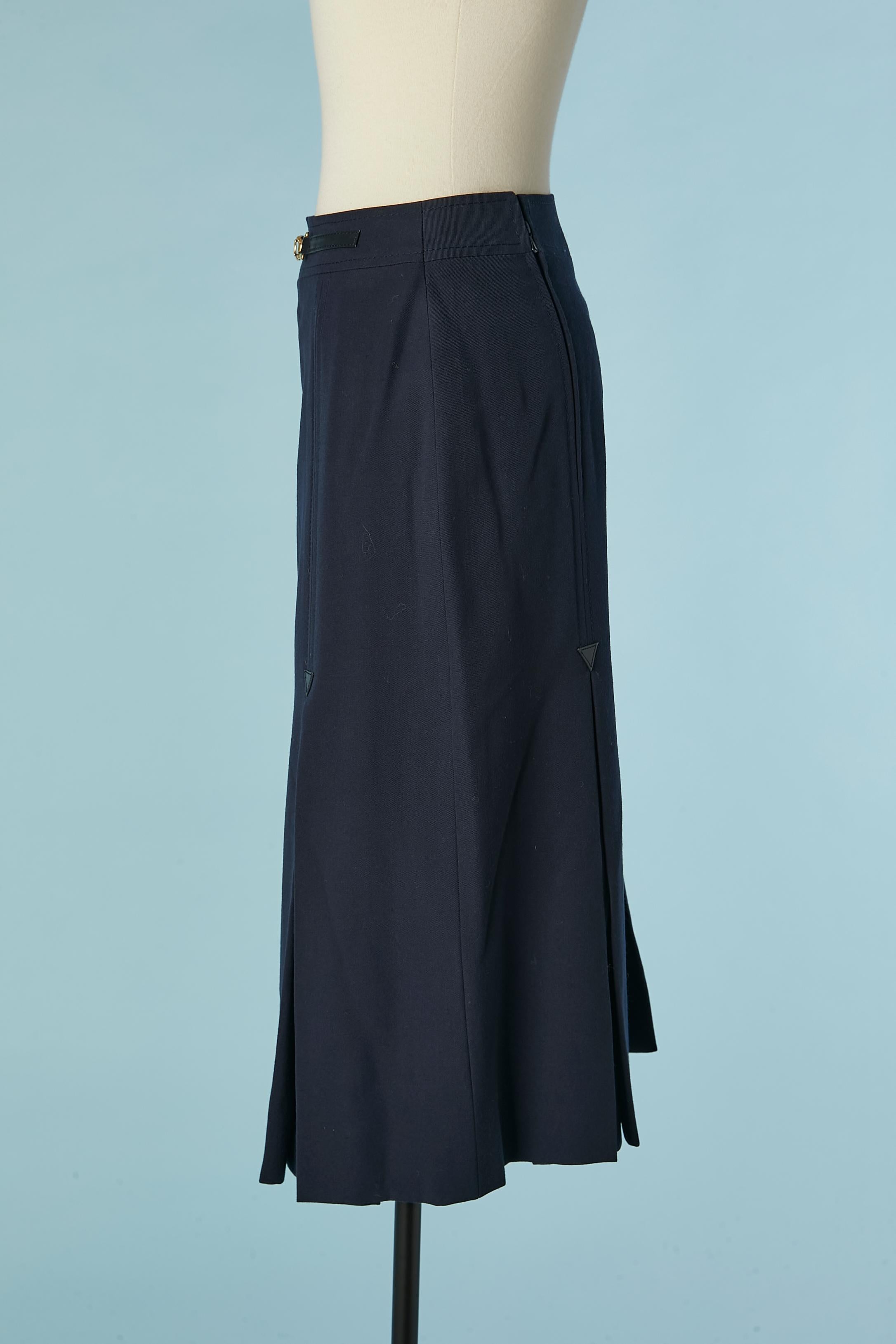 Noir Jupe plissée en laine bleu marine avec métal doré marque CELINE en vente