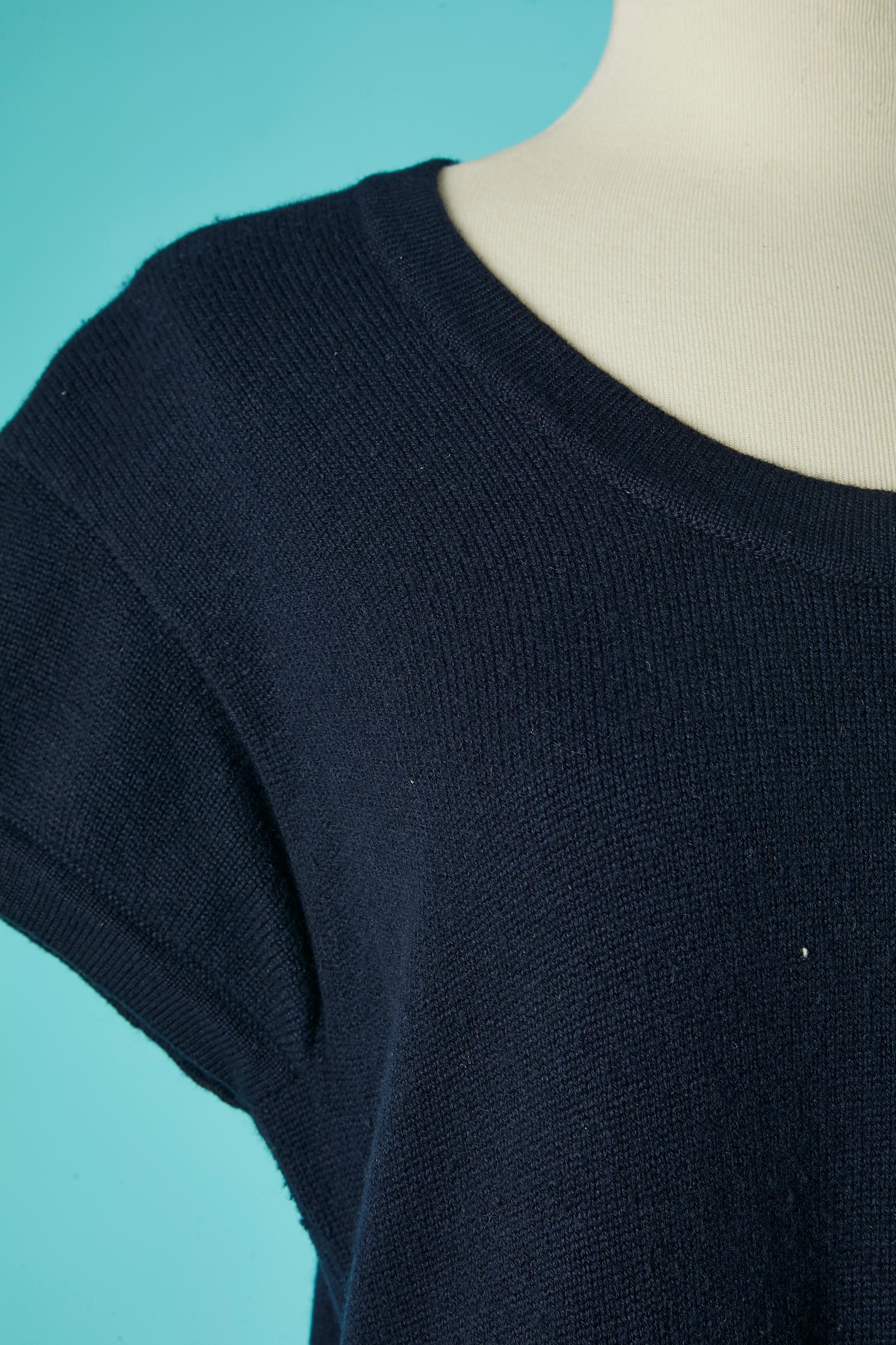 Navy cashmere knit dress with short sleeves Chanel  In Excellent Condition For Sale In Saint-Ouen-Sur-Seine, FR
