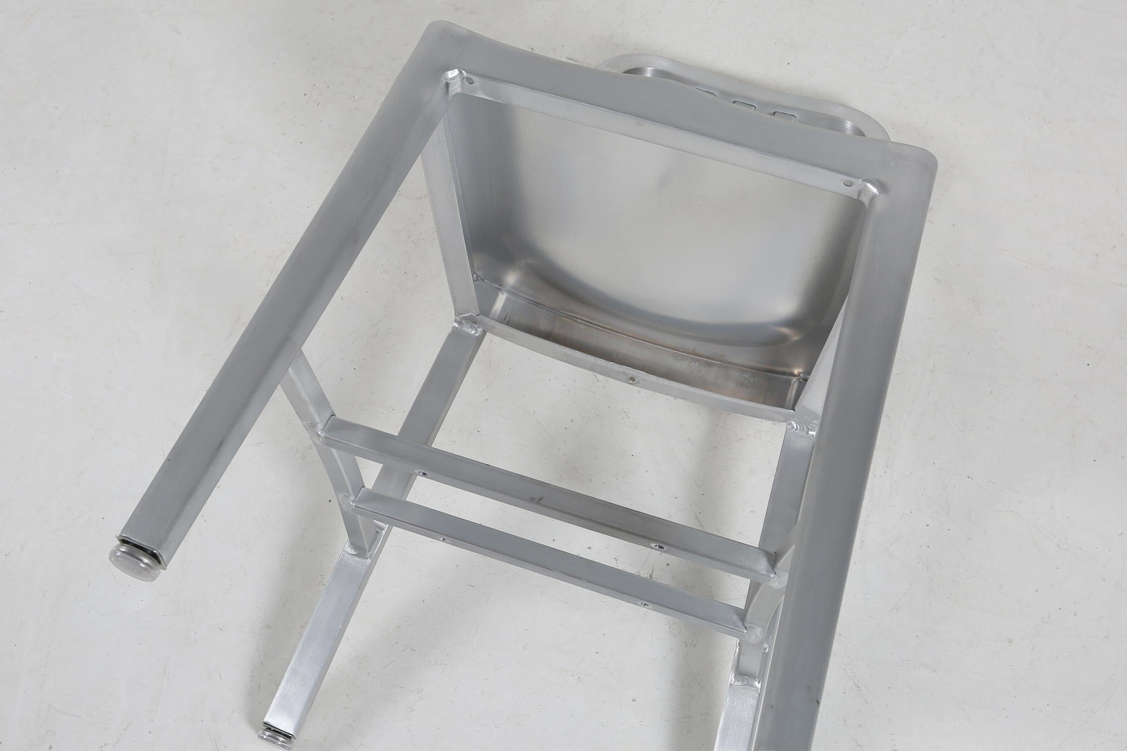 Marineblauer Stuhl von Emeco im Angebot 4