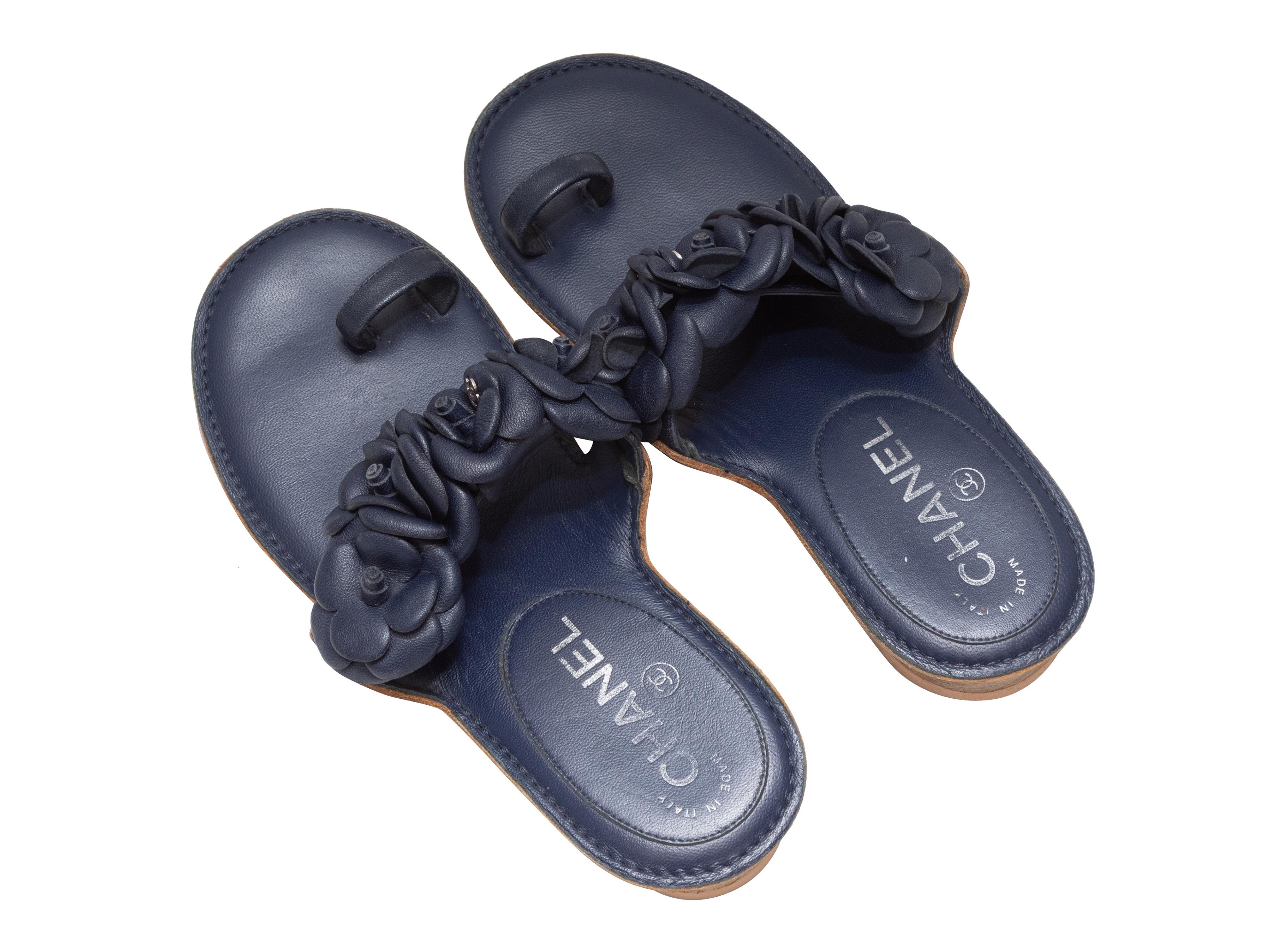 Sandalias de tacón Chanel Camelia azul marino talla 35 Negro en venta