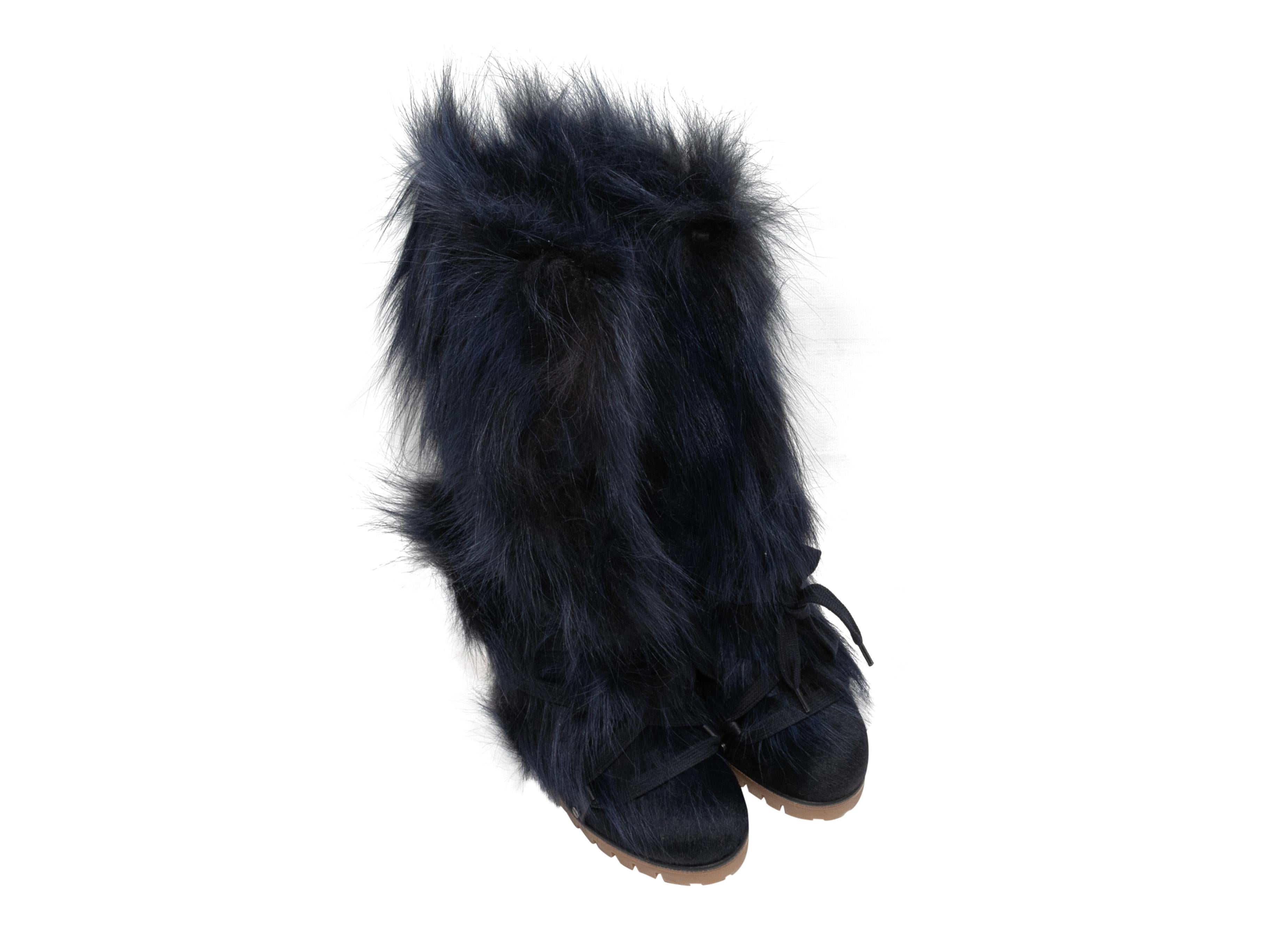 Navy Chloe Coyote Fur & Leather Mid-Calf Boots Size 37 In Good Condition For Sale In New York, NY