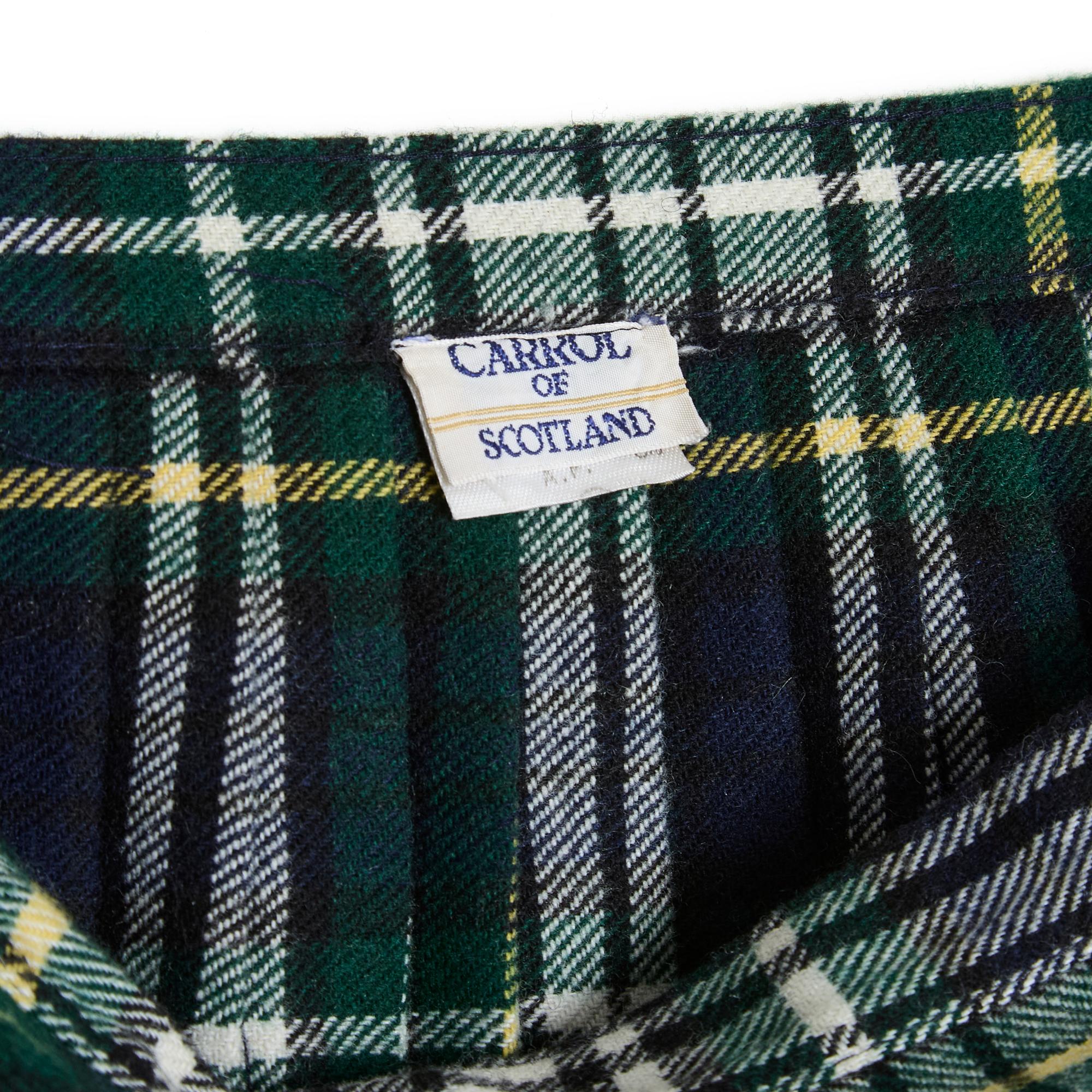 Navy Classic Check Wool wrap around mini skirt EU40 UK12 US10 In Good Condition For Sale In PARIS, FR
