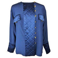 Camicetta in crepe e raso blu di Chanel, CIRCA 1995