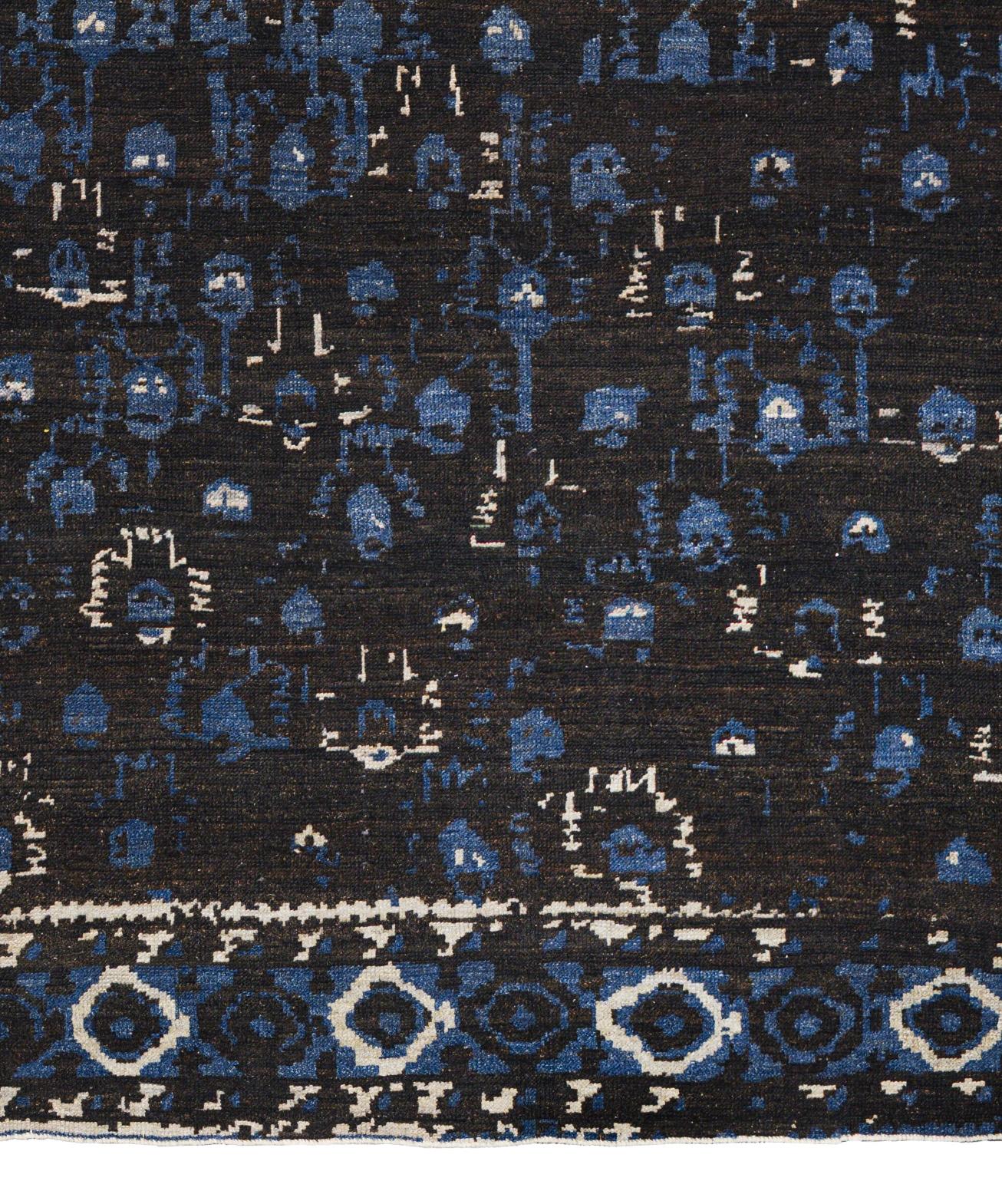 Marineblaue indische Wolle Hand geknüpft Teppich 8 ft 0 in x 9 ft 9 in im Zustand „Hervorragend“ im Angebot in Dallas, TX