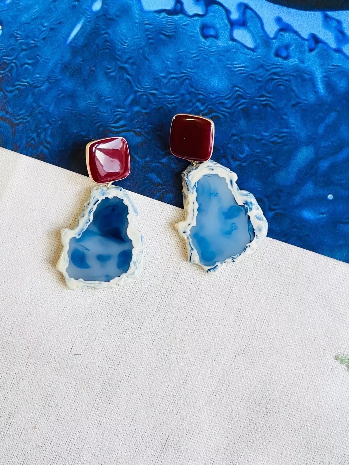 Navy Irregular Sea Stone Agate Burgundy Enamel Square Elegant Drop Earrings For Sale 2