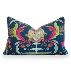 Coussin lombaire bleu marine avec broderie fluorescente