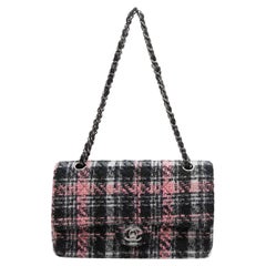 Marineblaue & mehrfarbige Chanel Tweed Medium Classic Double Flap Tasche aus Tweed Medium